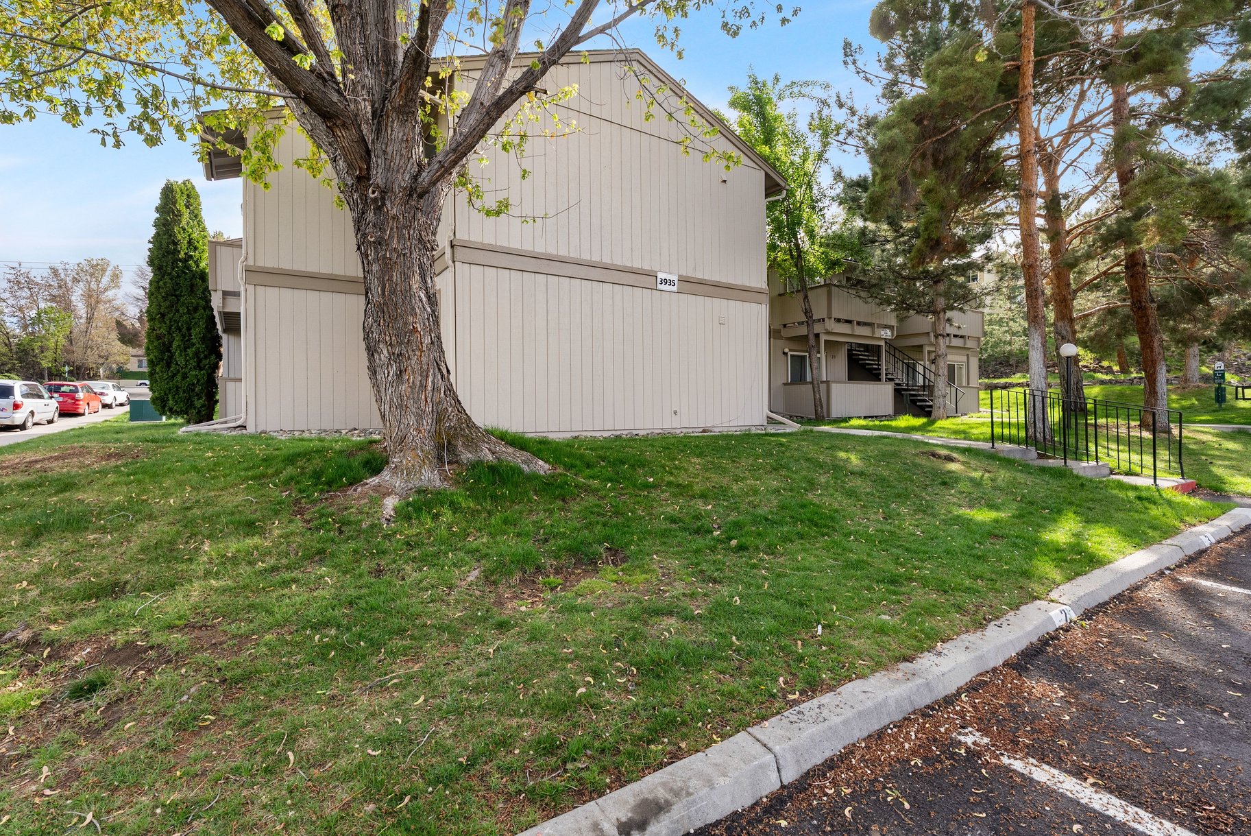 3935 Clear Acre Ln #211