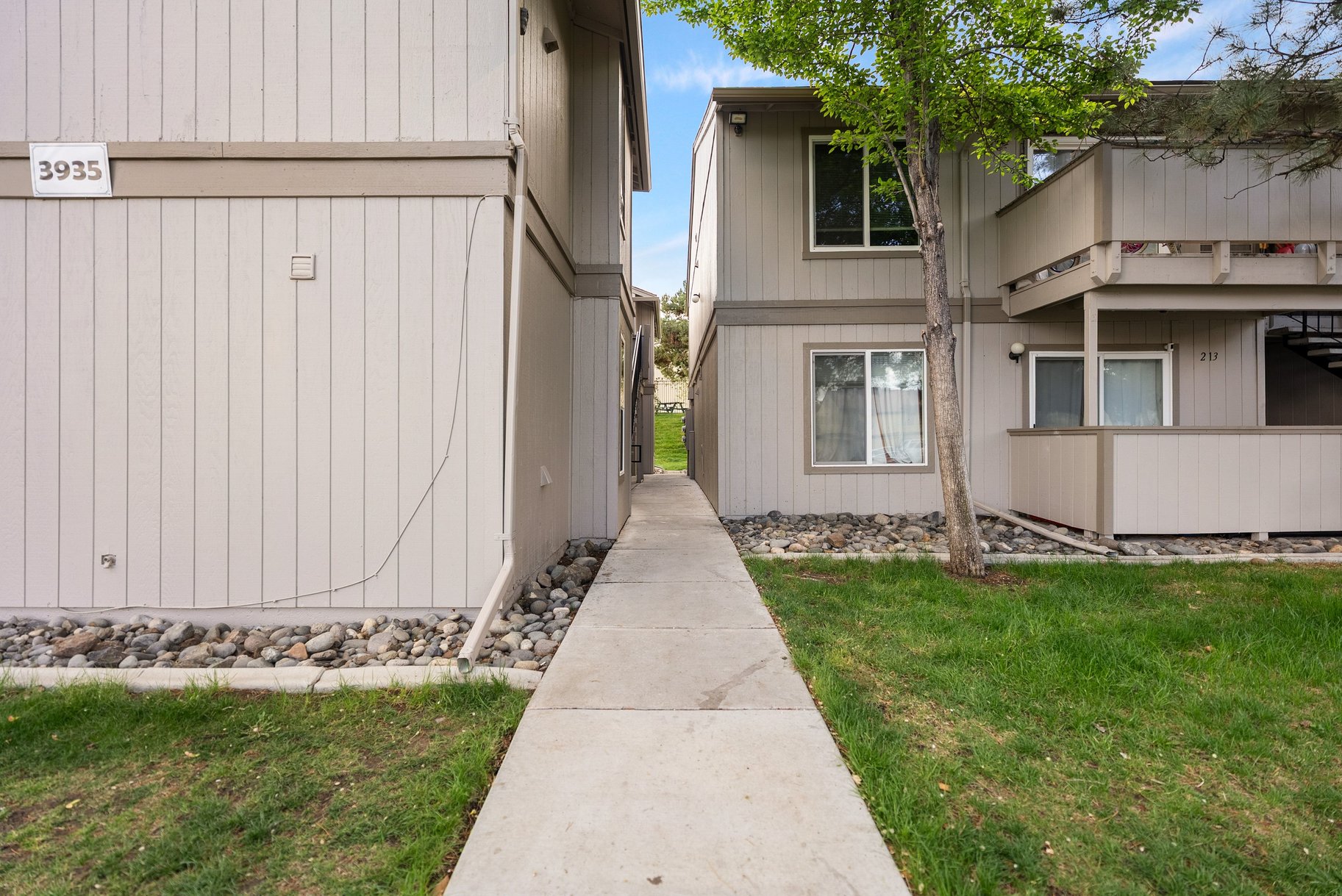 3935 Clear Acre Ln #211