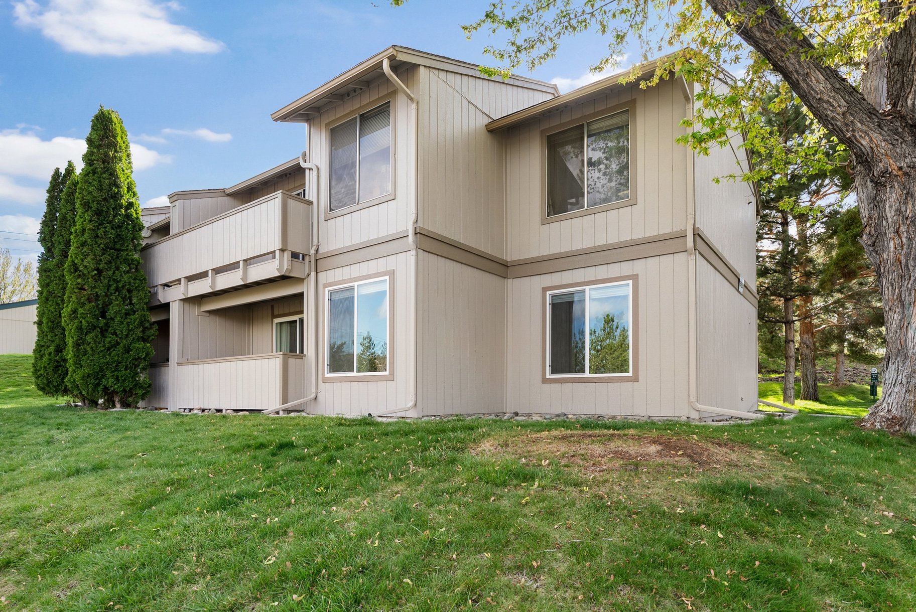 3935 Clear Acre Ln #211