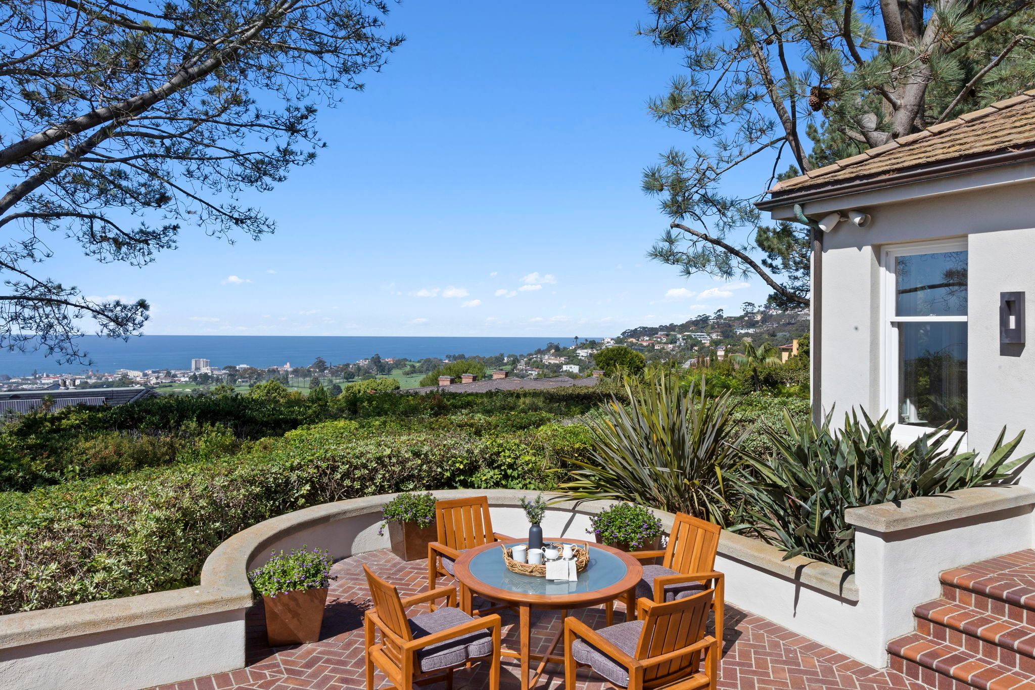 1515 El Camino Del Teatro 