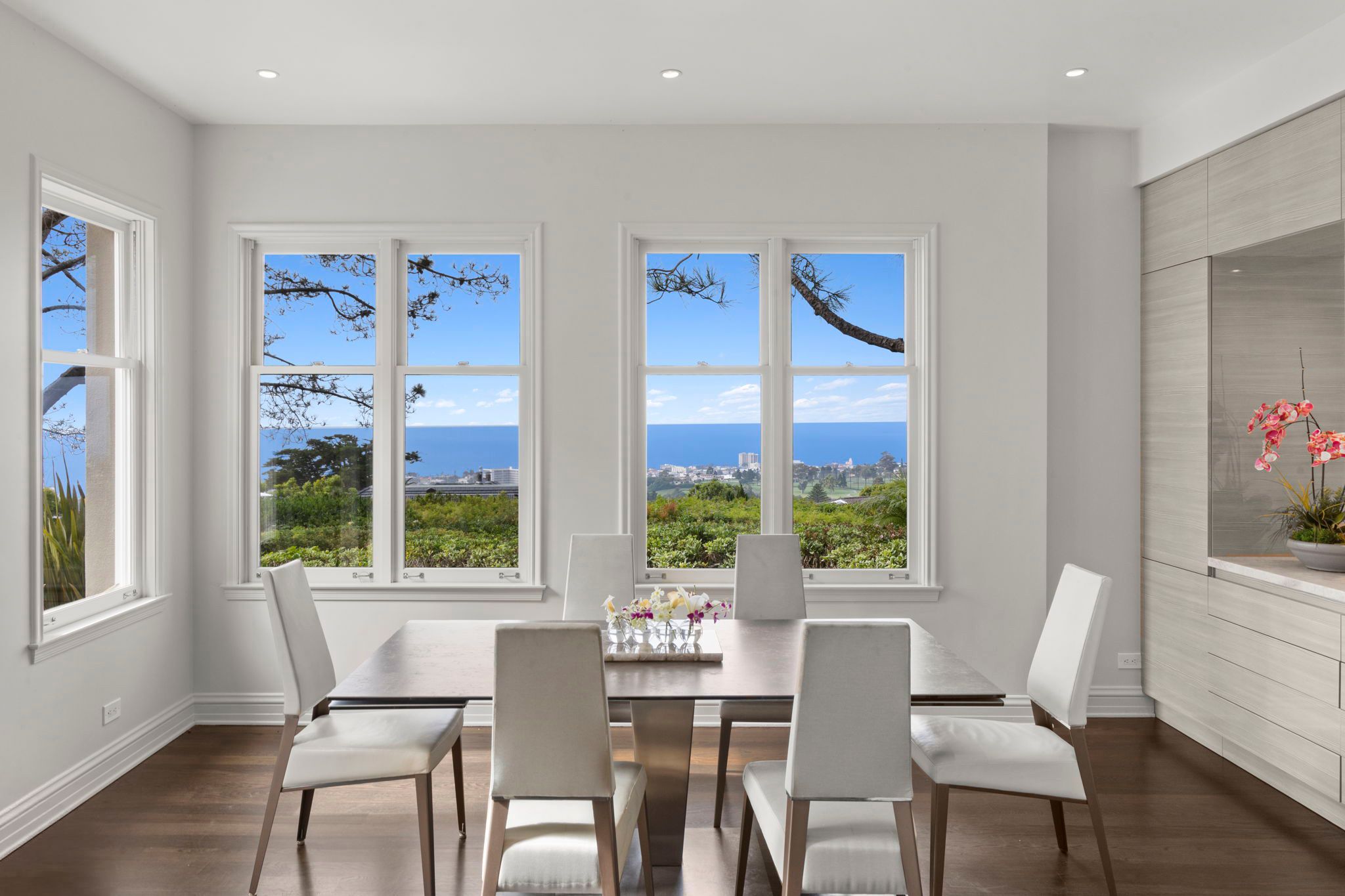 1515 El Camino Del Teatro 