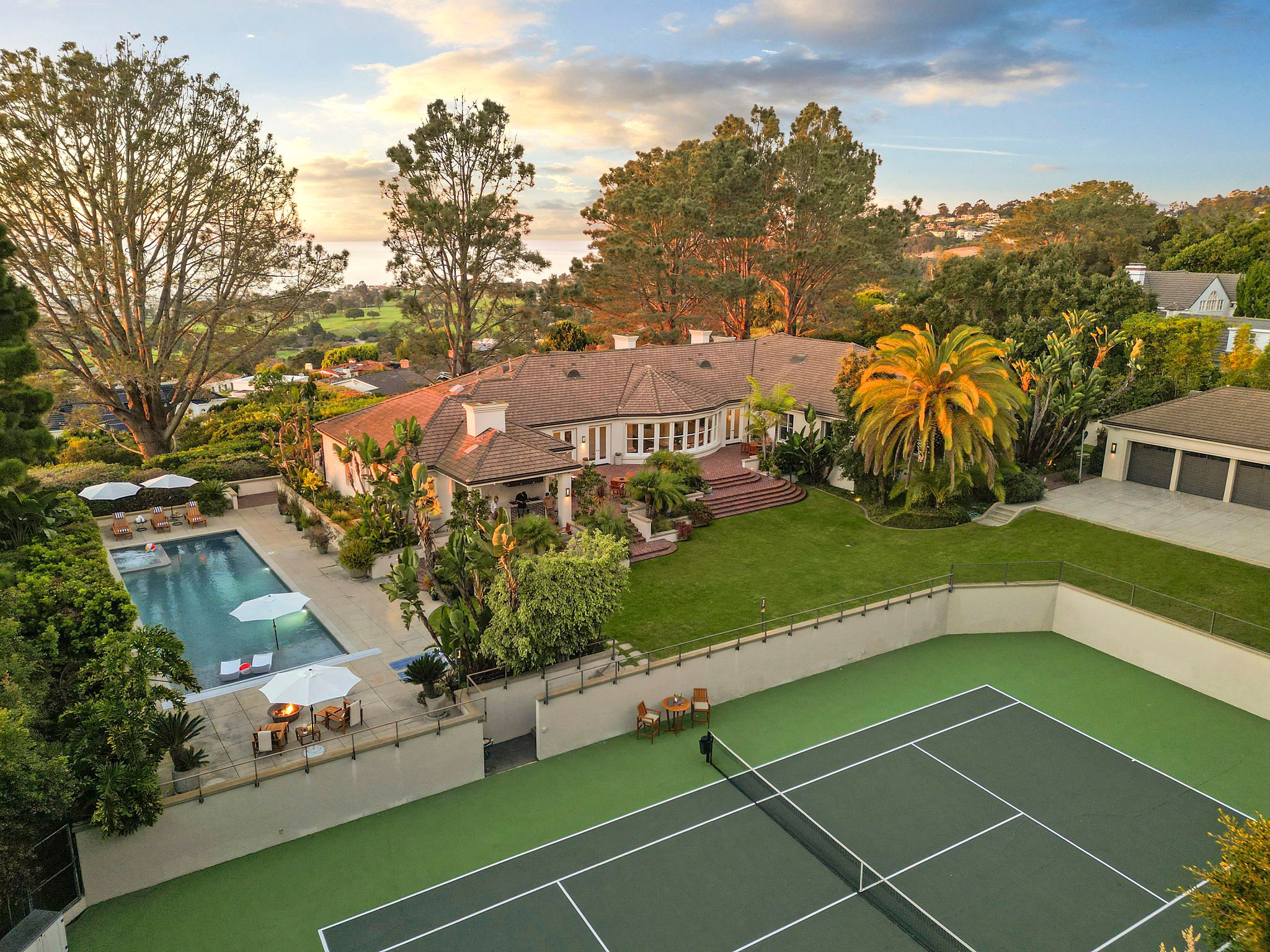 1515 El Camino Del Teatro 