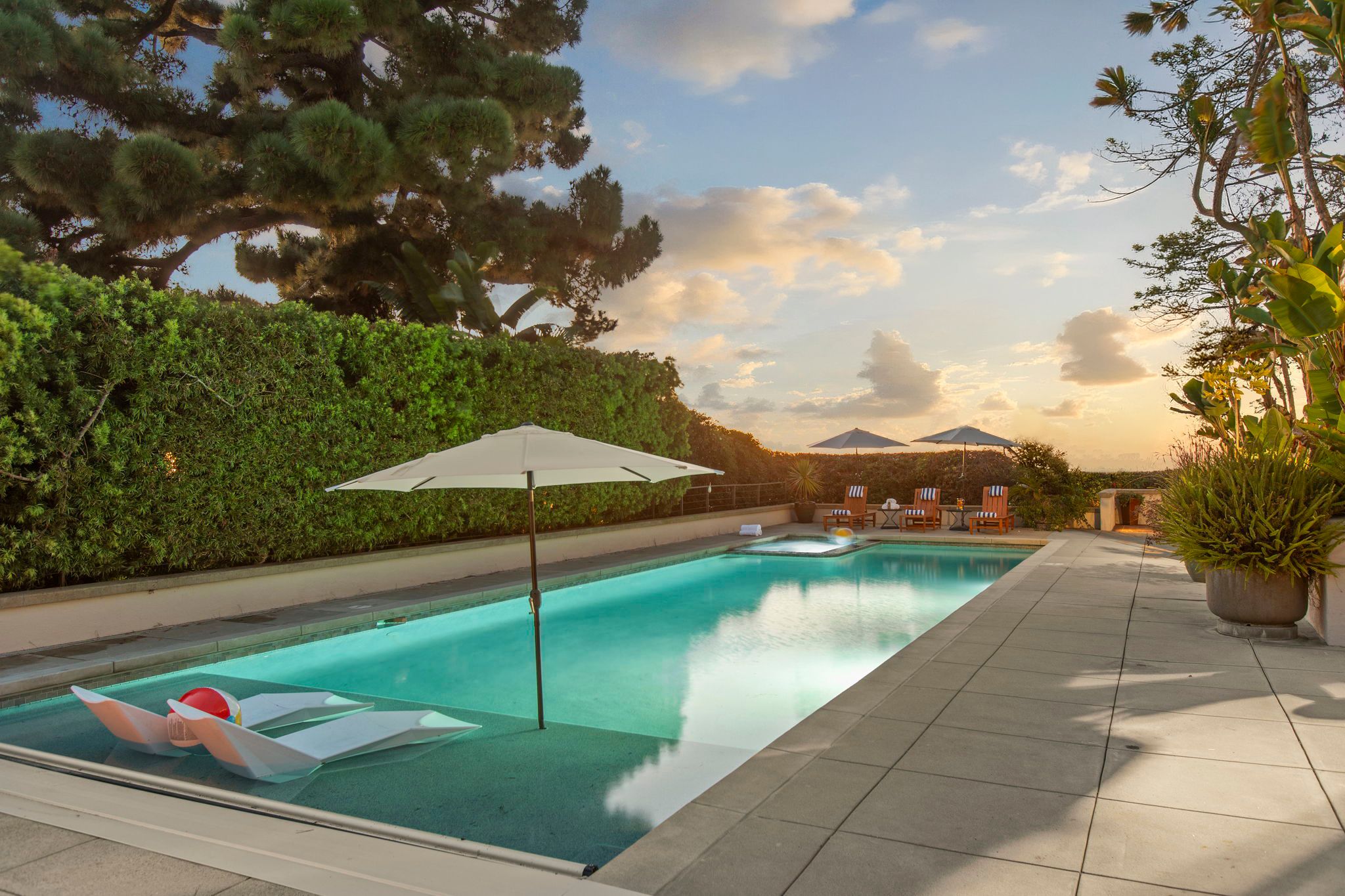 1515 El Camino Del Teatro 