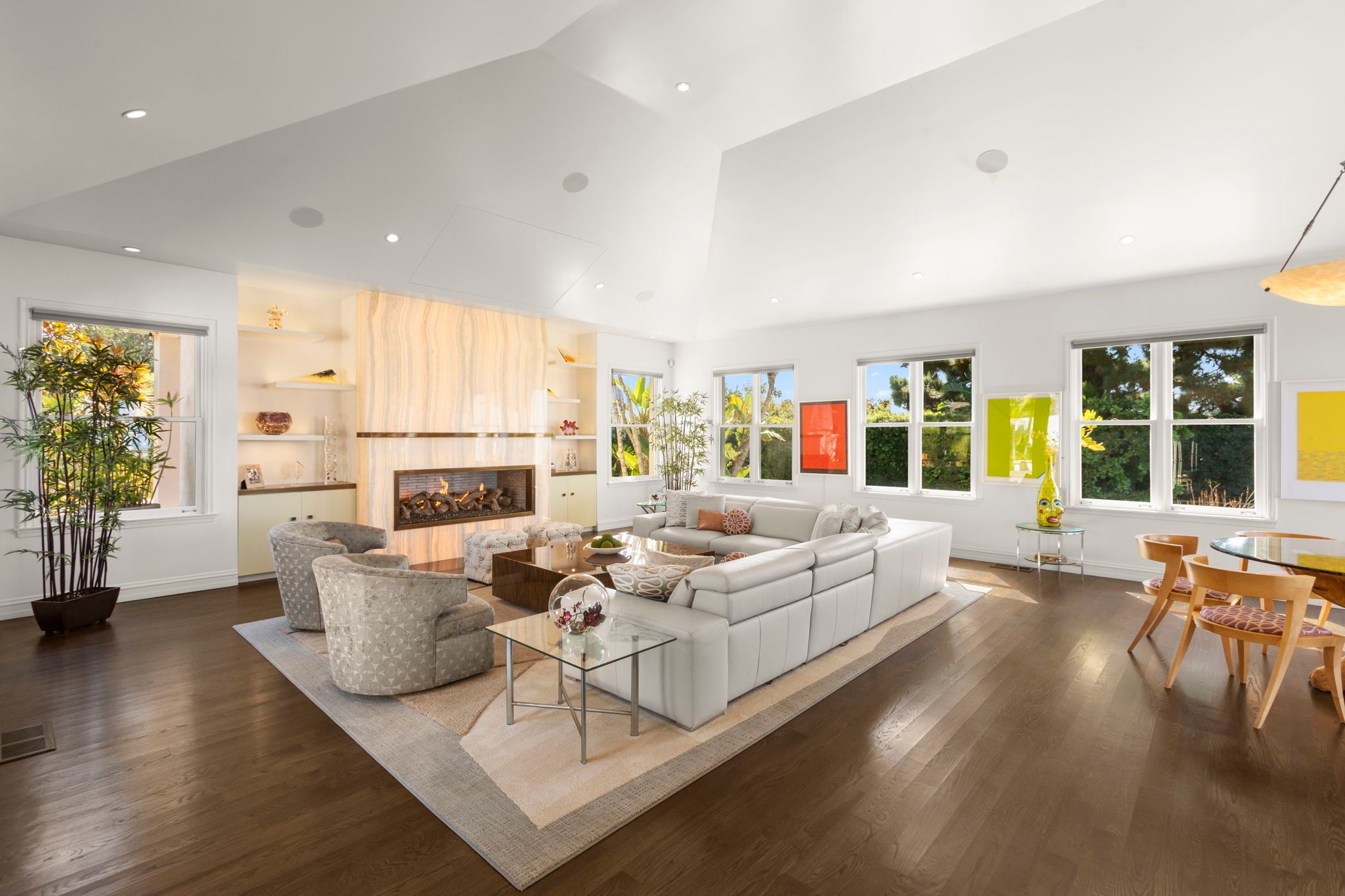 1515 El Camino Del Teatro 