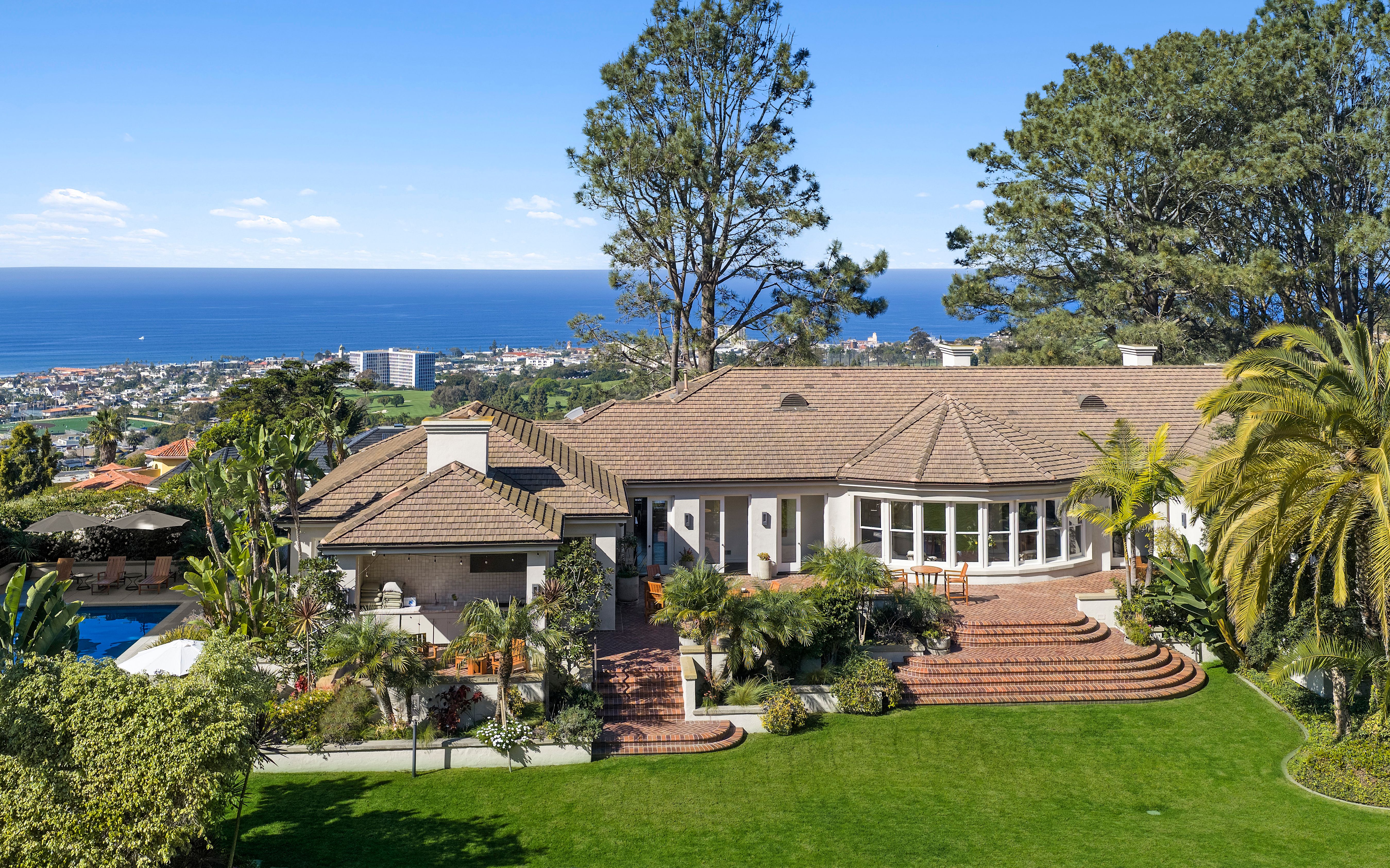 1515 El Camino Del Teatro 