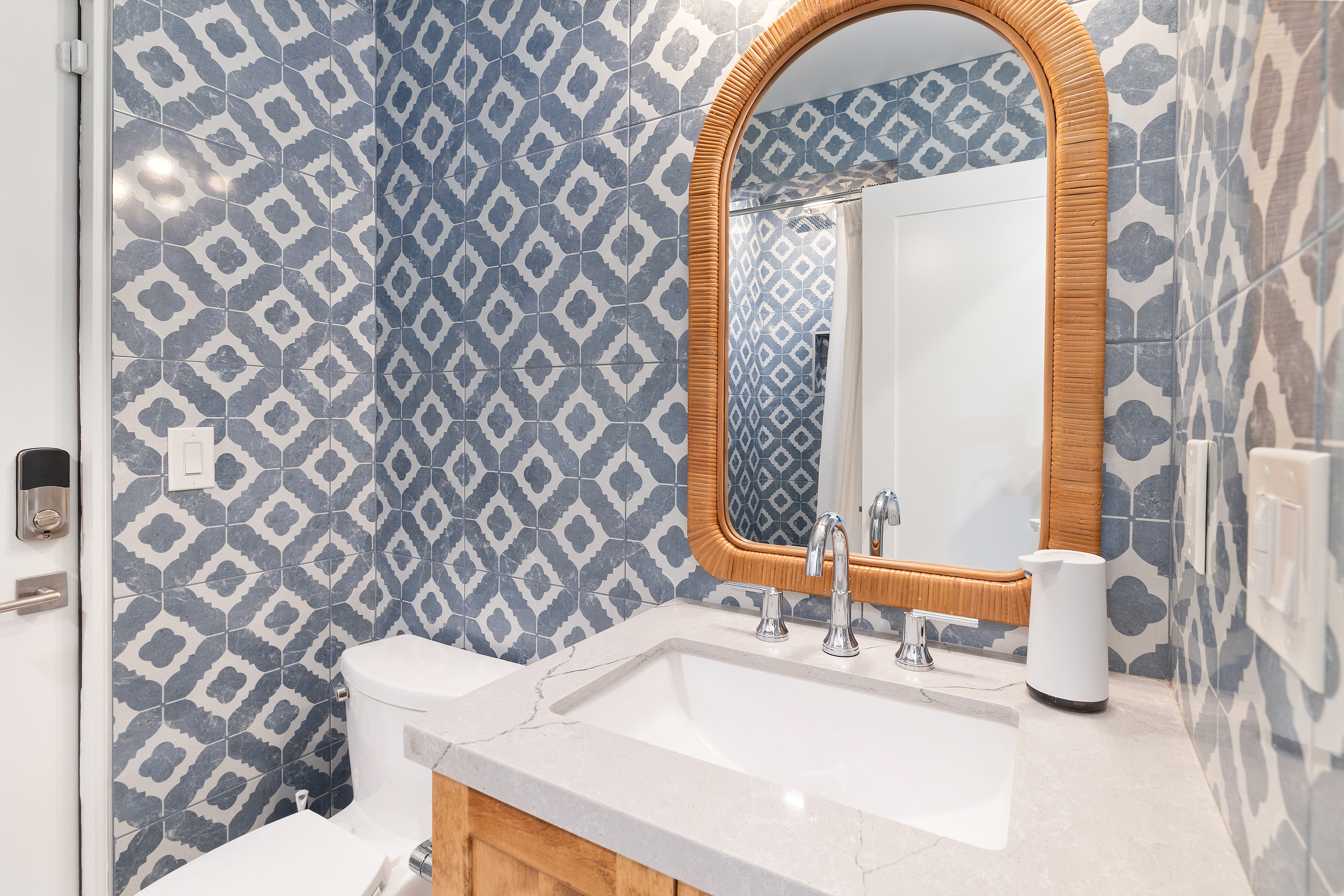 8238 Paseo Del Ocaso 