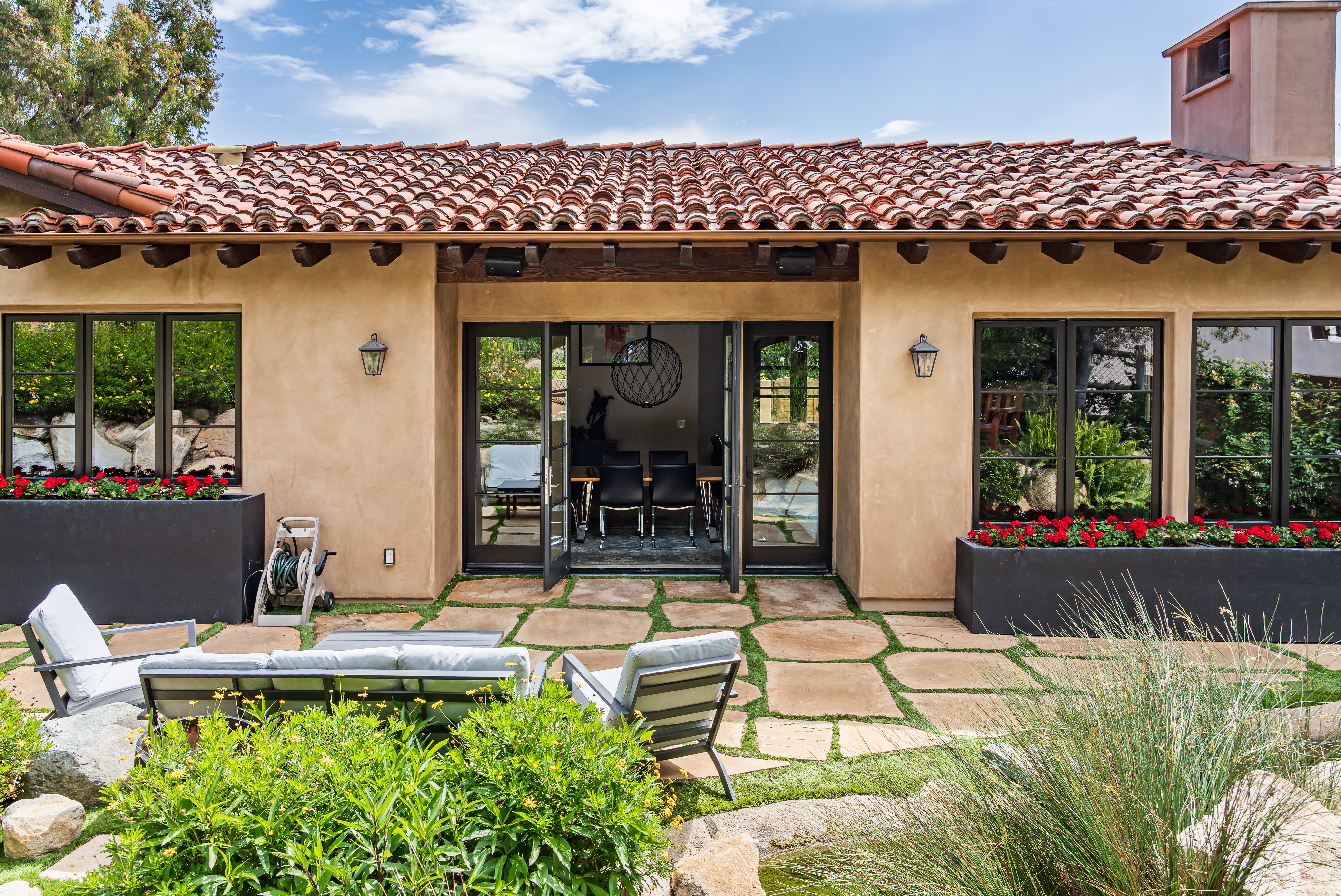 6154 Camino Selva 