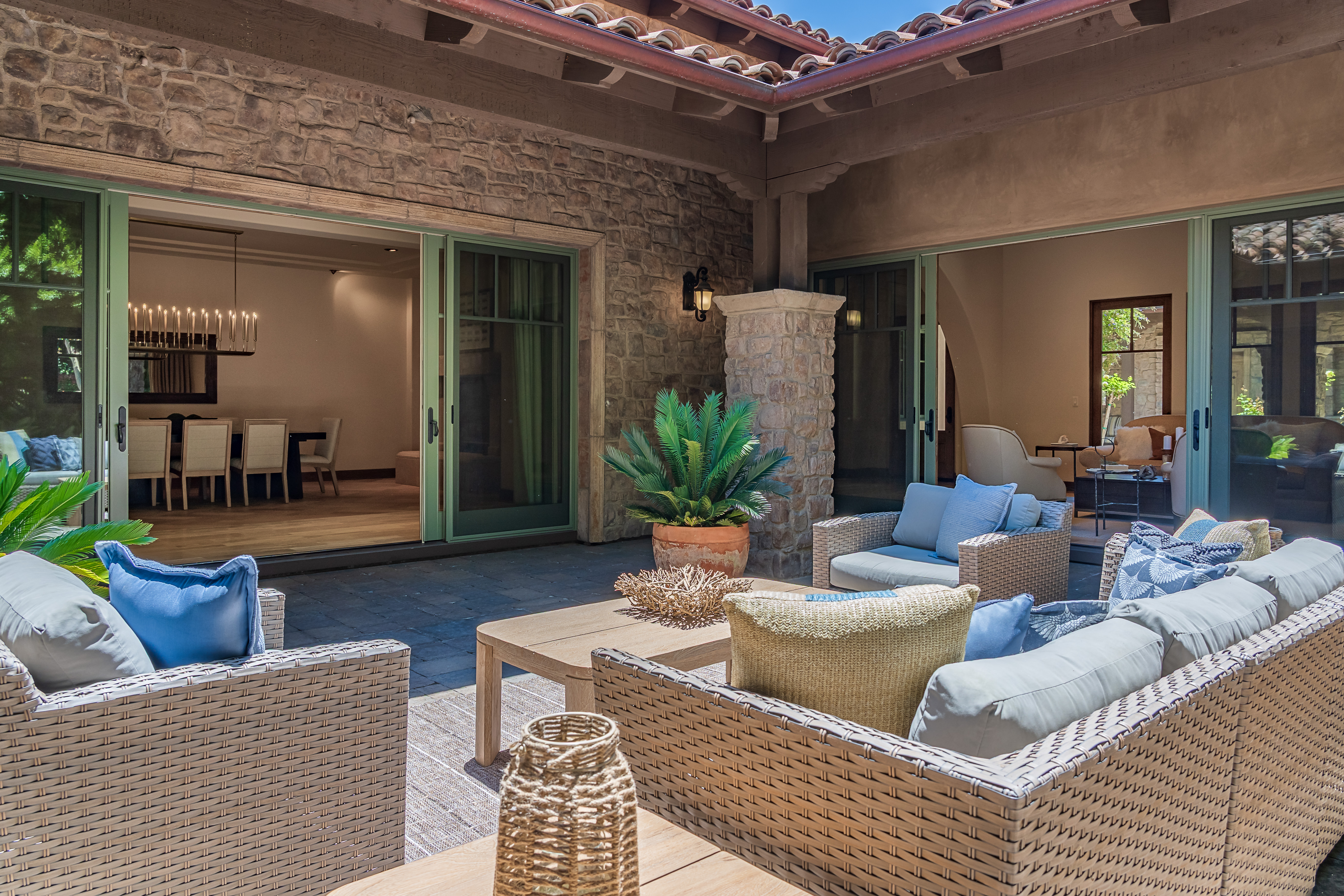 18504 Calle La Serra 