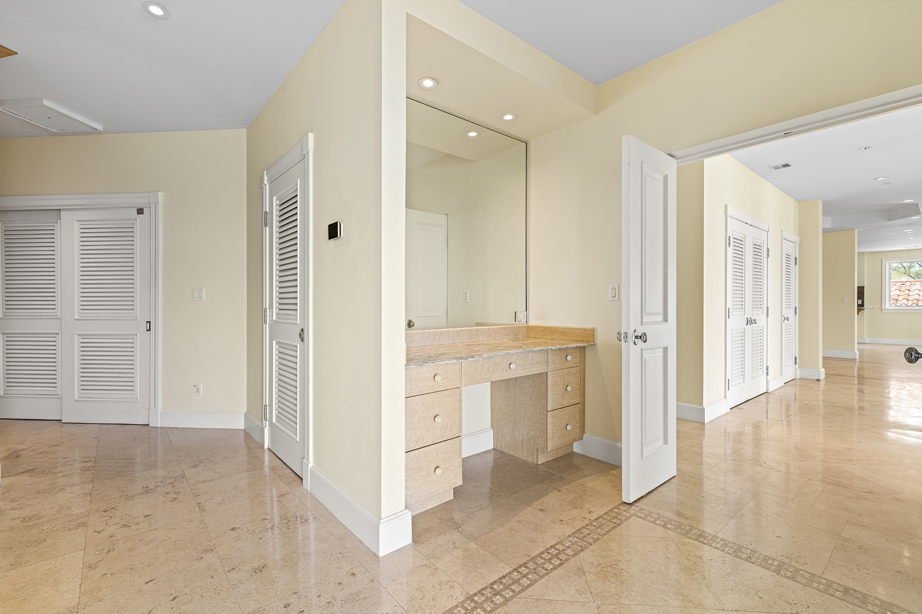 The Regent Grand, Suite PH 601 