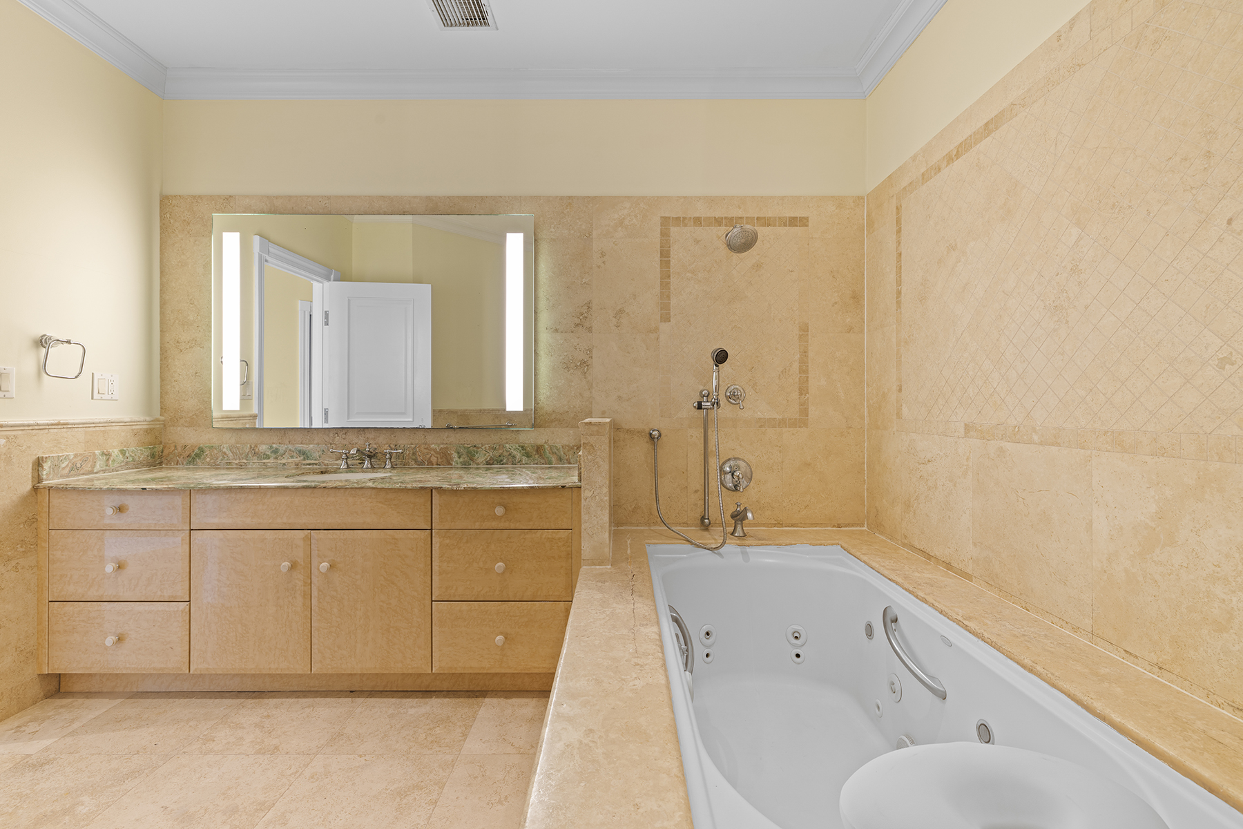 The Regent Grand, Suite PH 601 