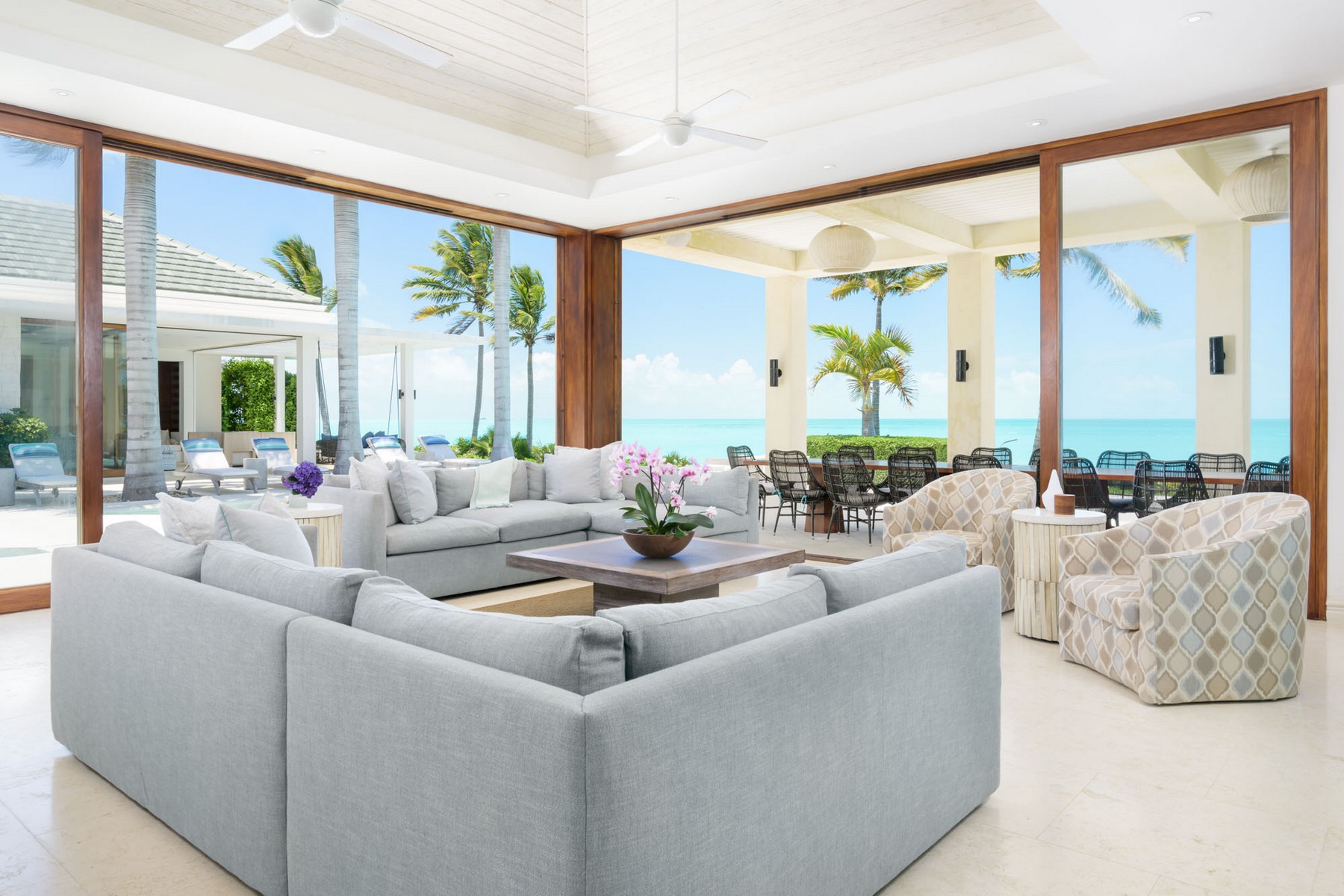 La Dolce Vita Beachfront Estate