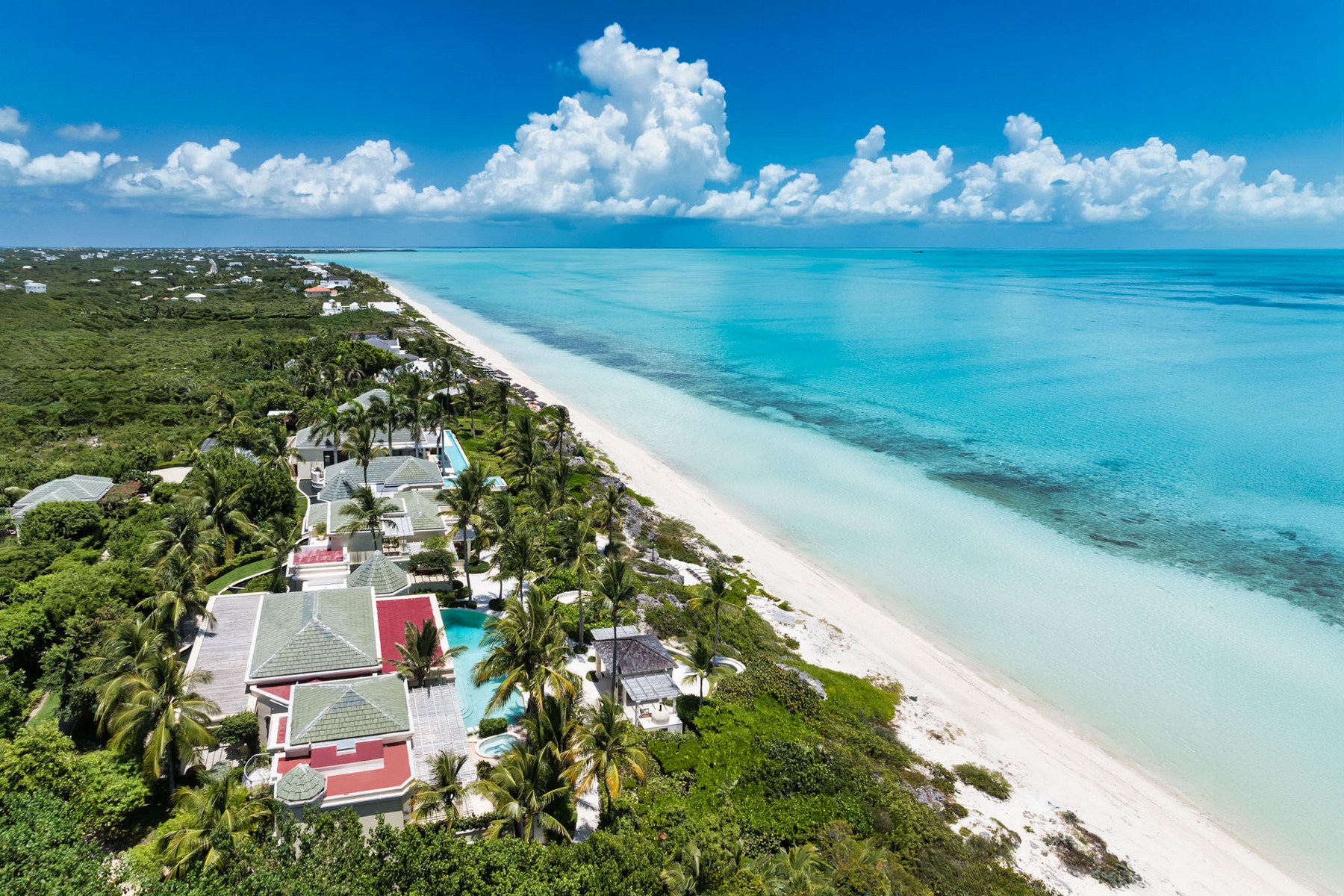 La Dolce Vita Beachfront Estate