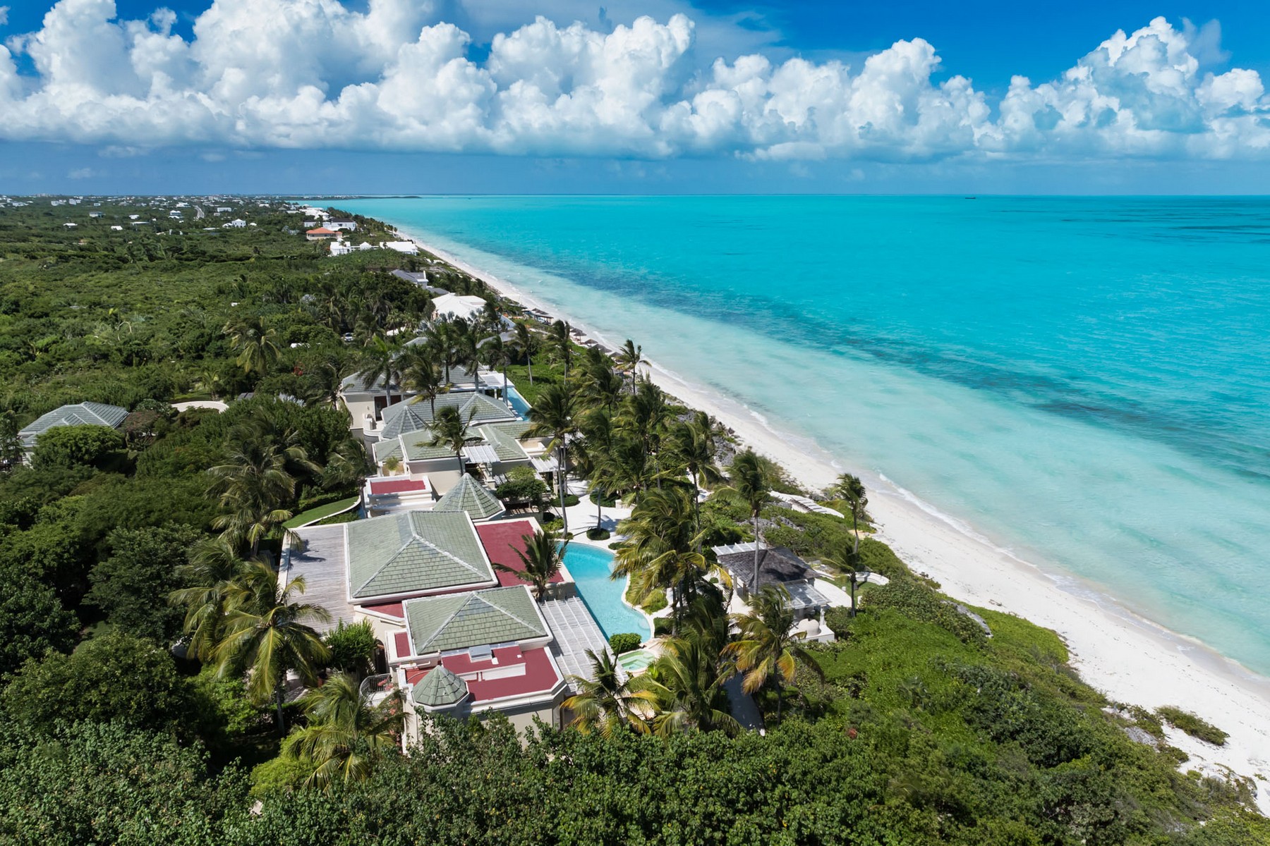 La Dolce Vita Beachfront Estate