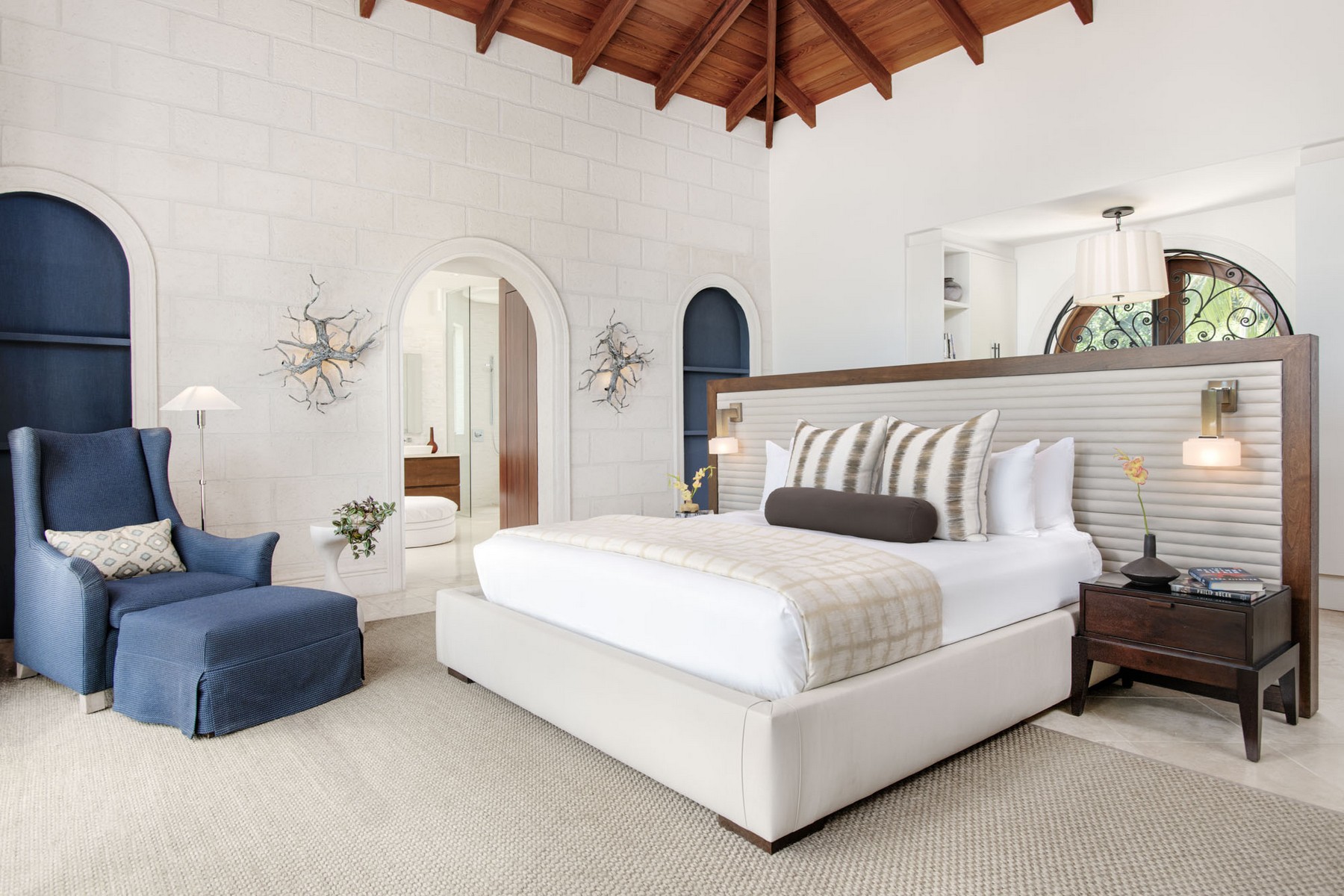 La Dolce Vita Beachfront Estate