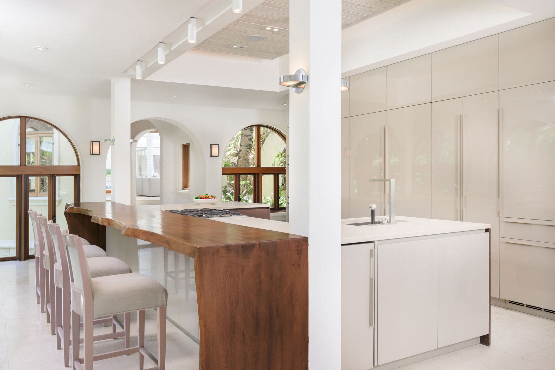 La Dolce Vita Beachfront Estate