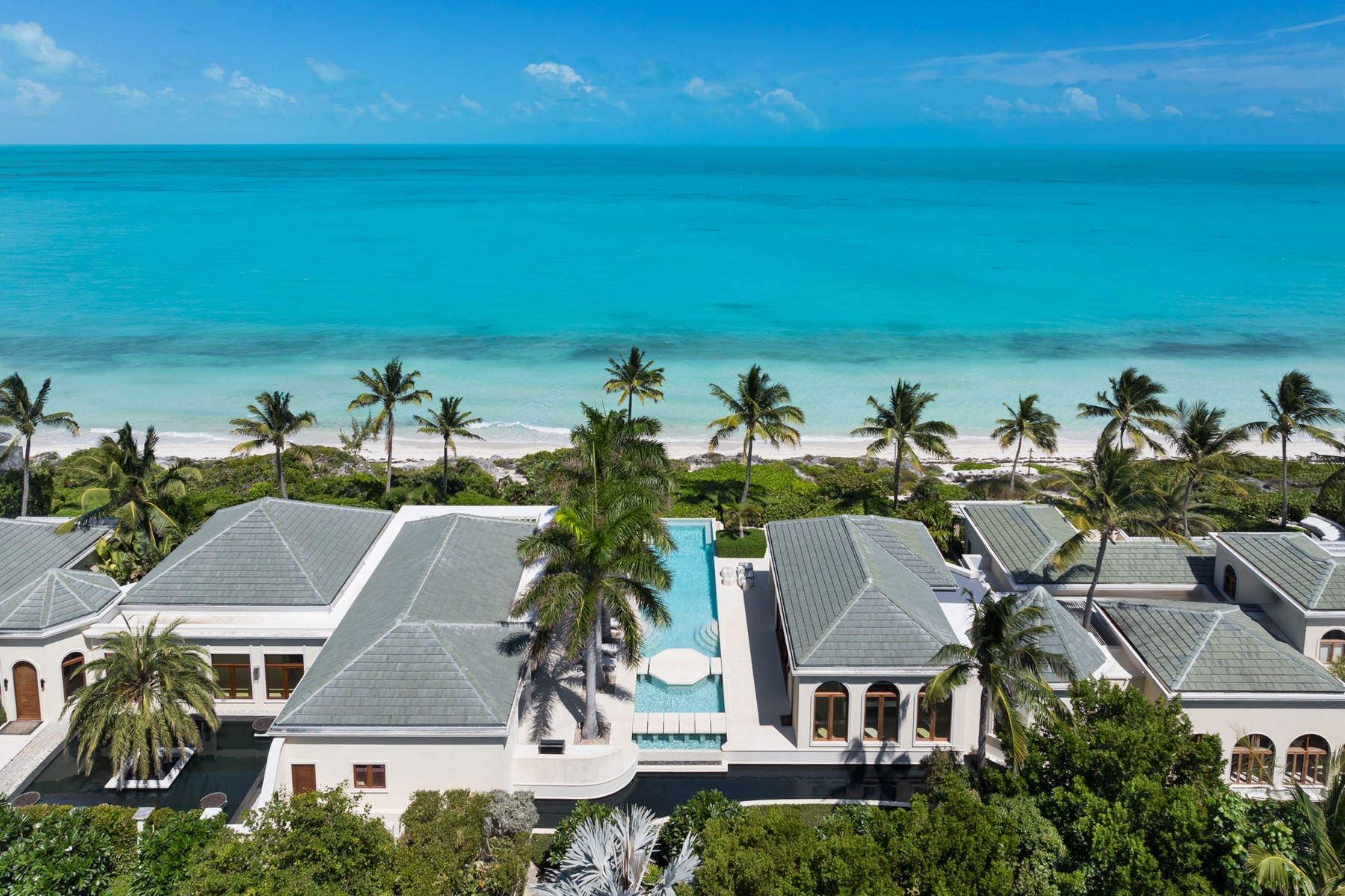 La Dolce Vita Beachfront Estate