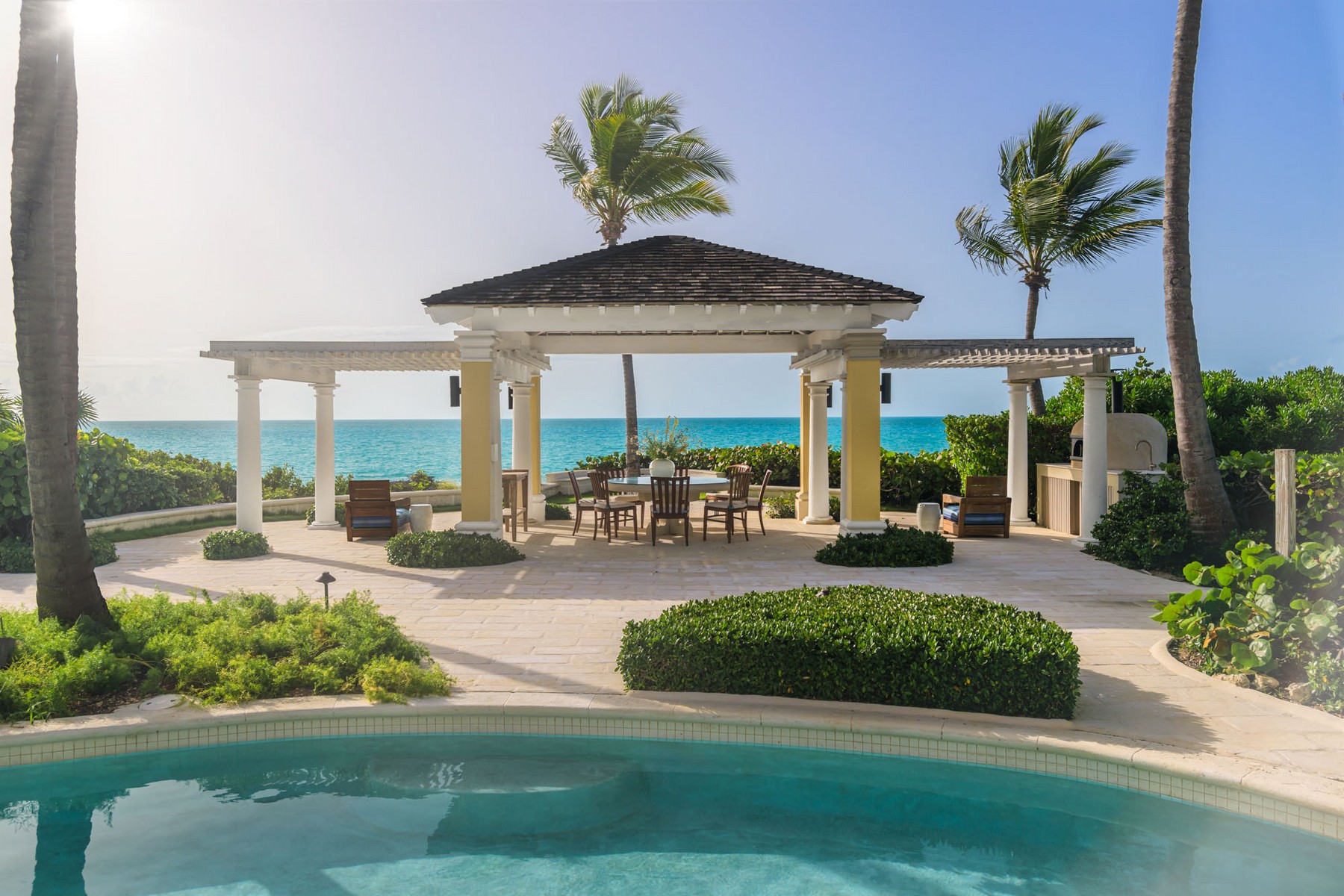 La Dolce Vita Beachfront Estate