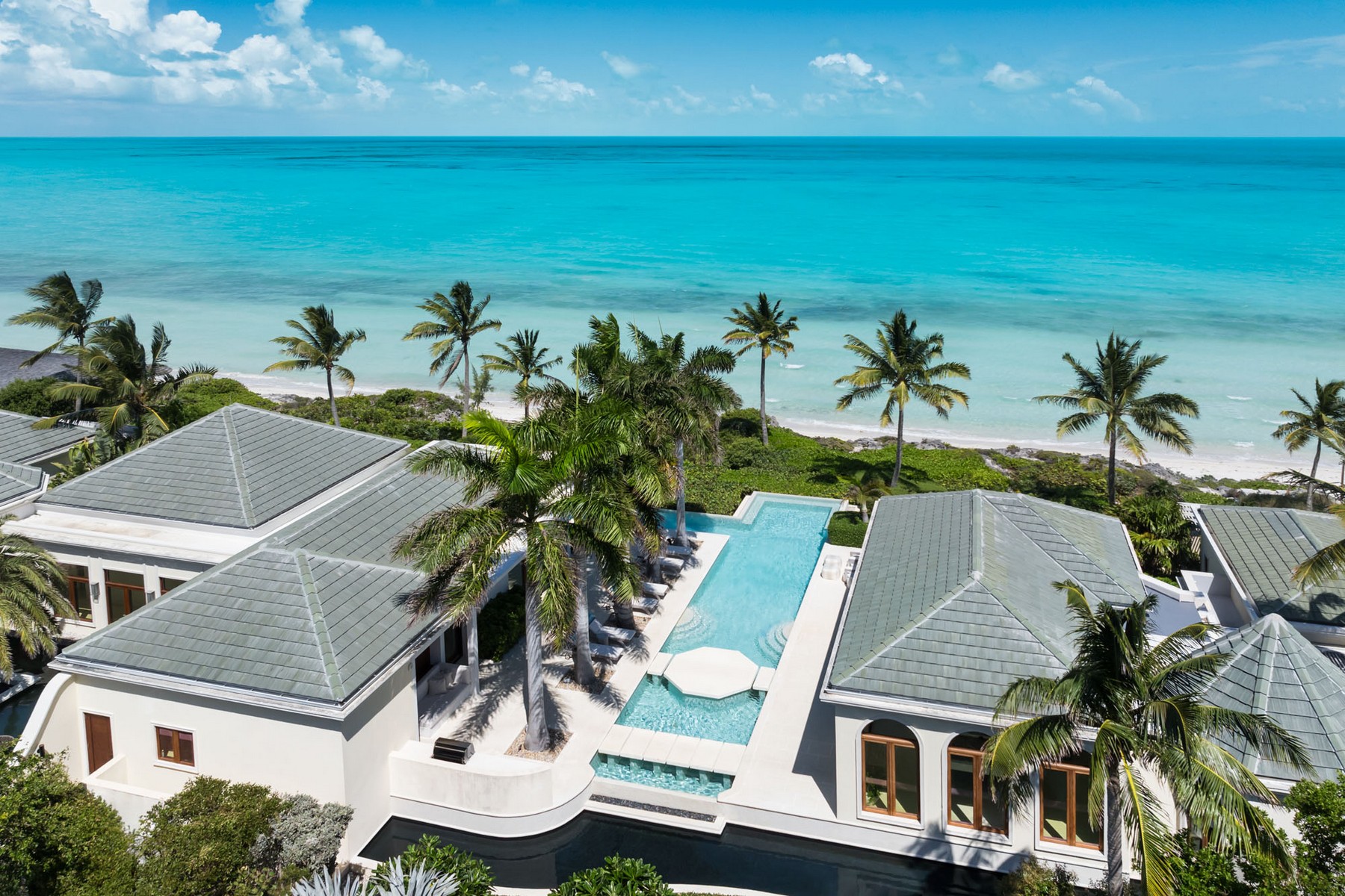 La Dolce Vita Beachfront Estate