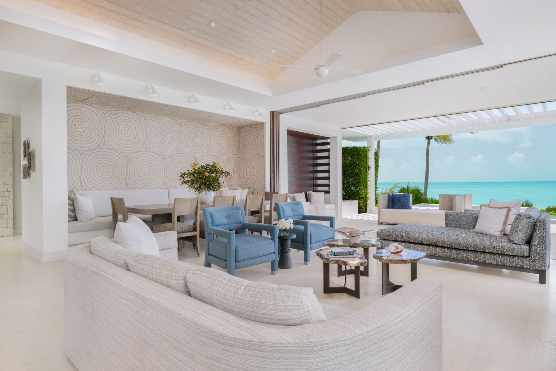 La Dolce Vita Beachfront Estate