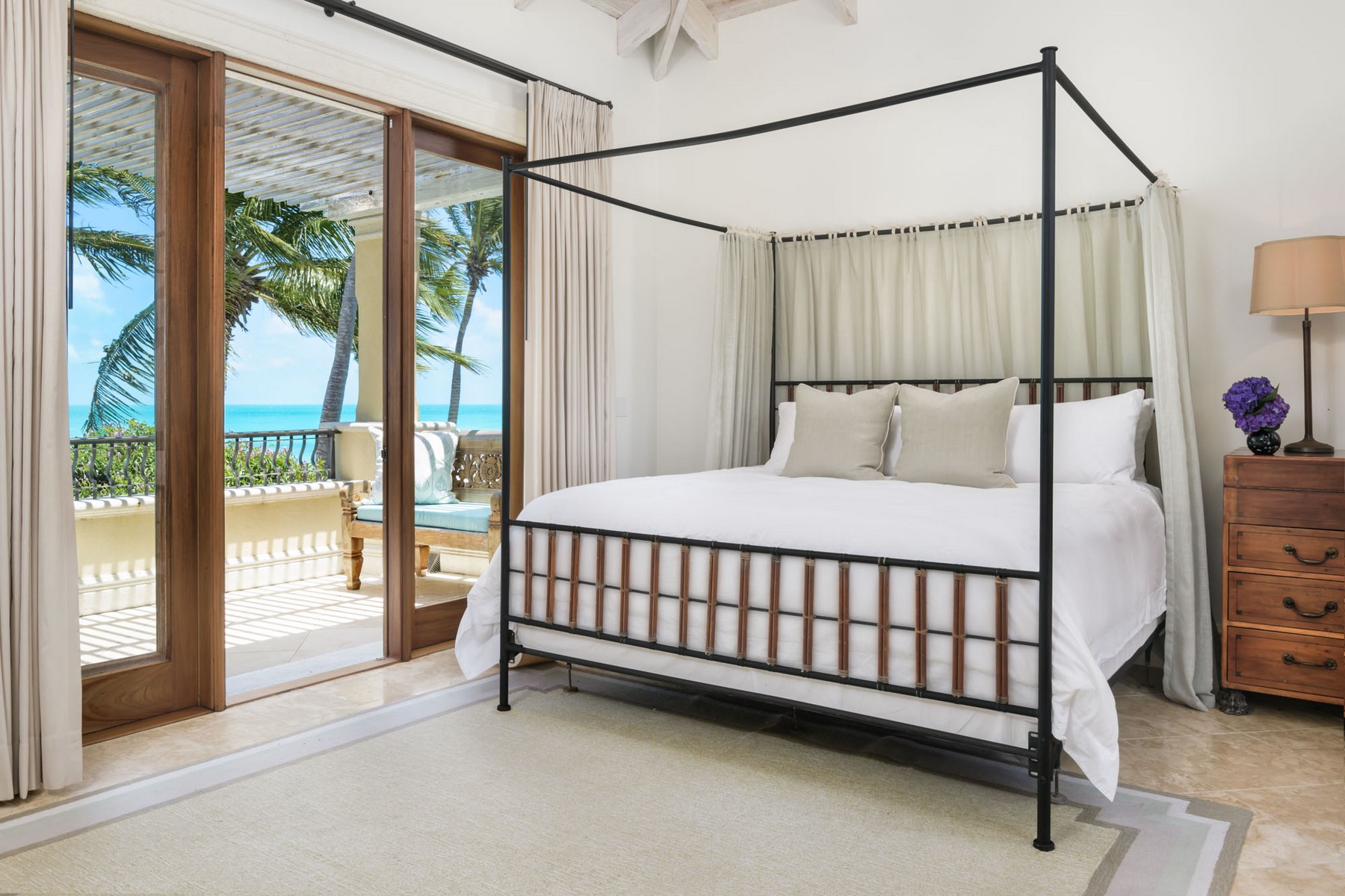 La Dolce Vita Beachfront Estate