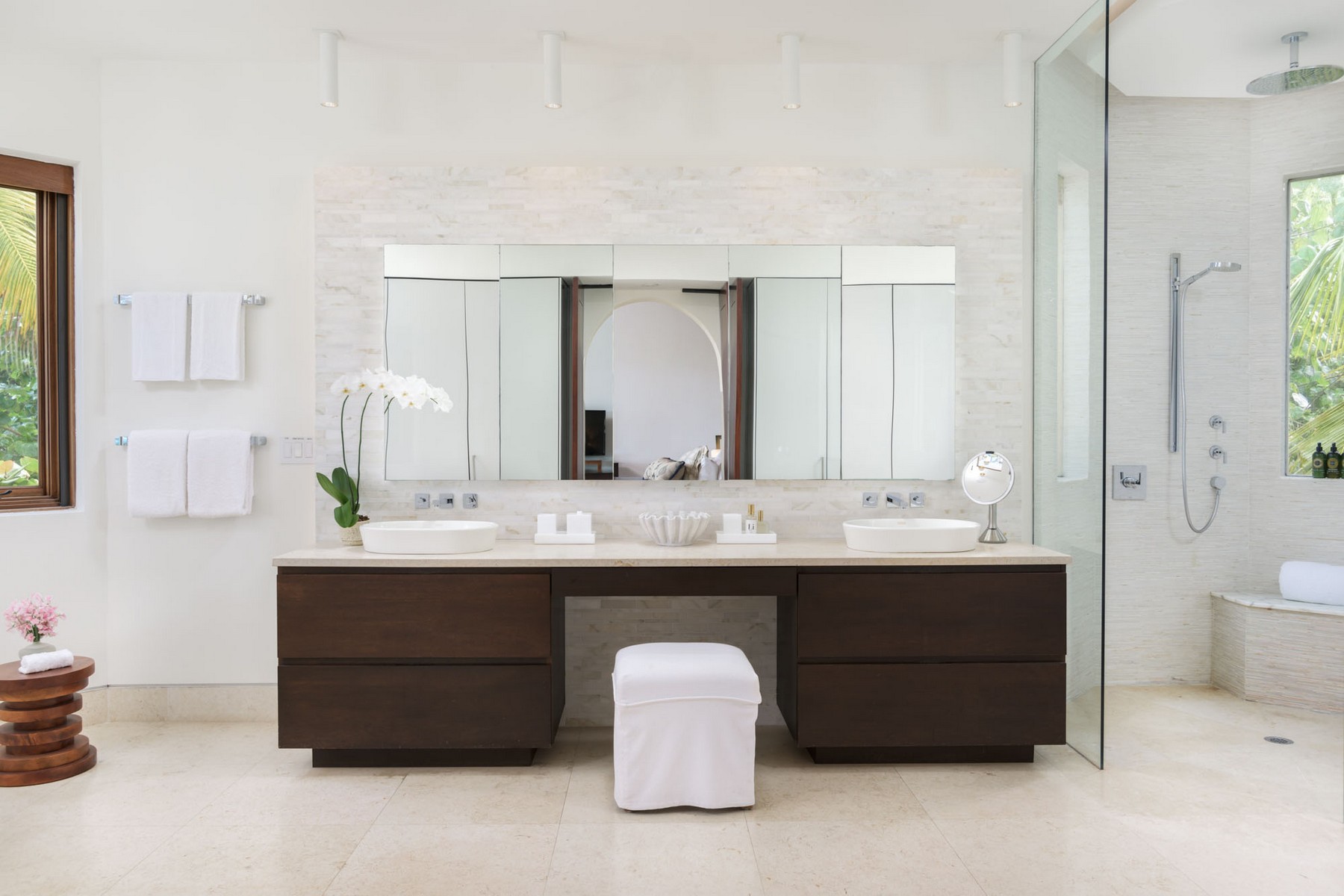 La Dolce Vita Beachfront Estate