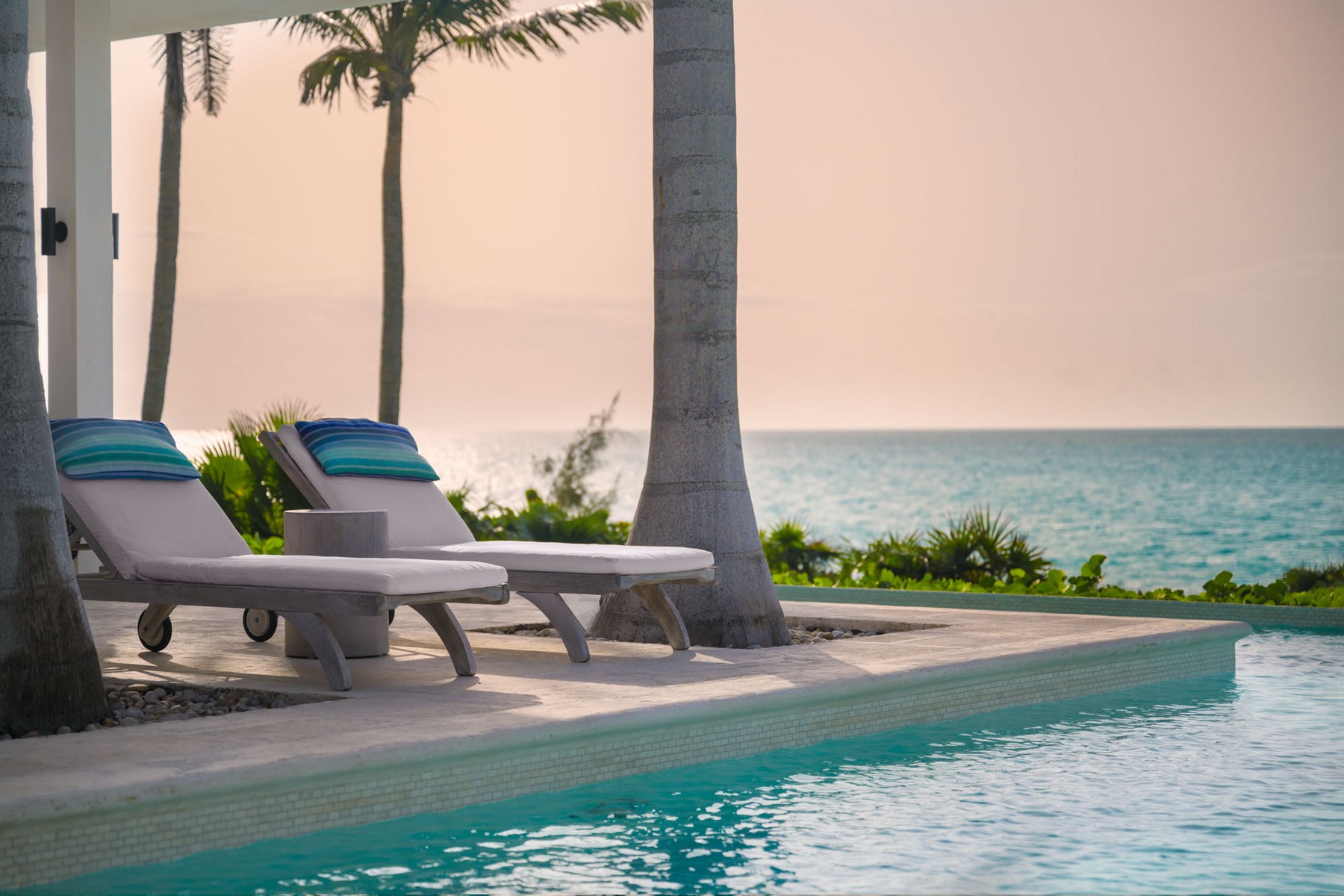 La Dolce Vita Beachfront Estate