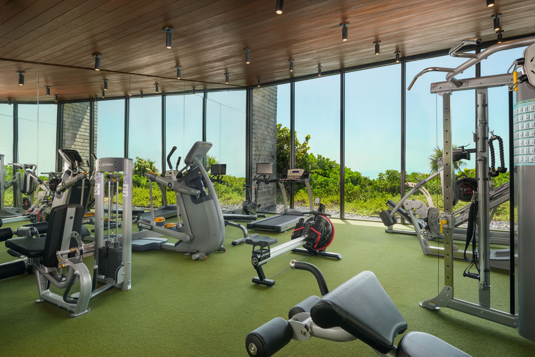 La Dolce Vita Beachfront Estate