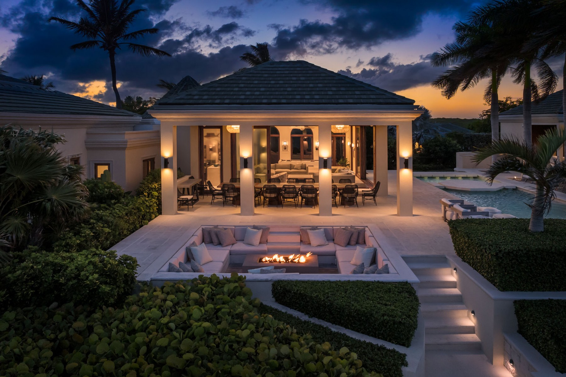 La Dolce Vita Beachfront Estate