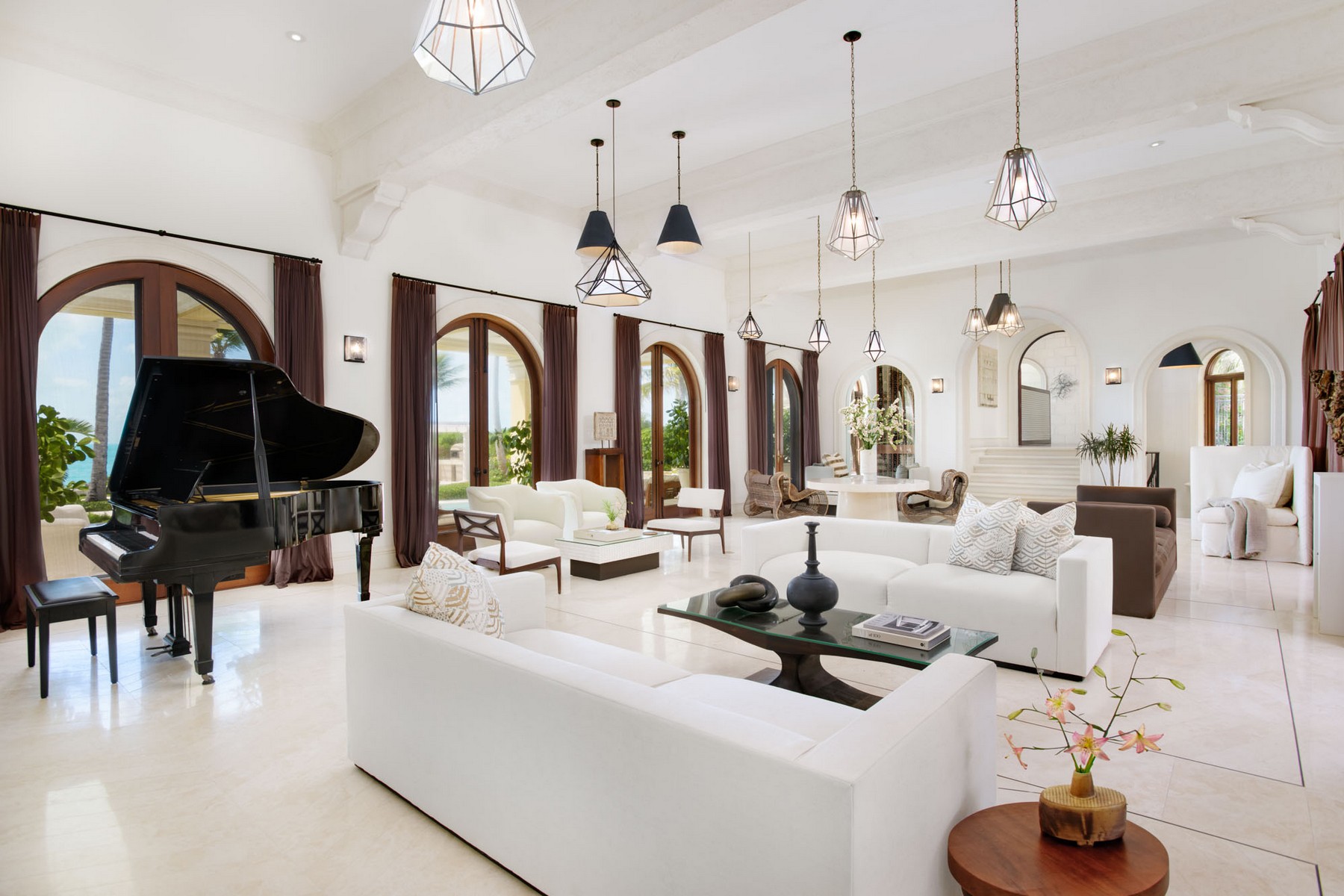 La Dolce Vita Beachfront Estate