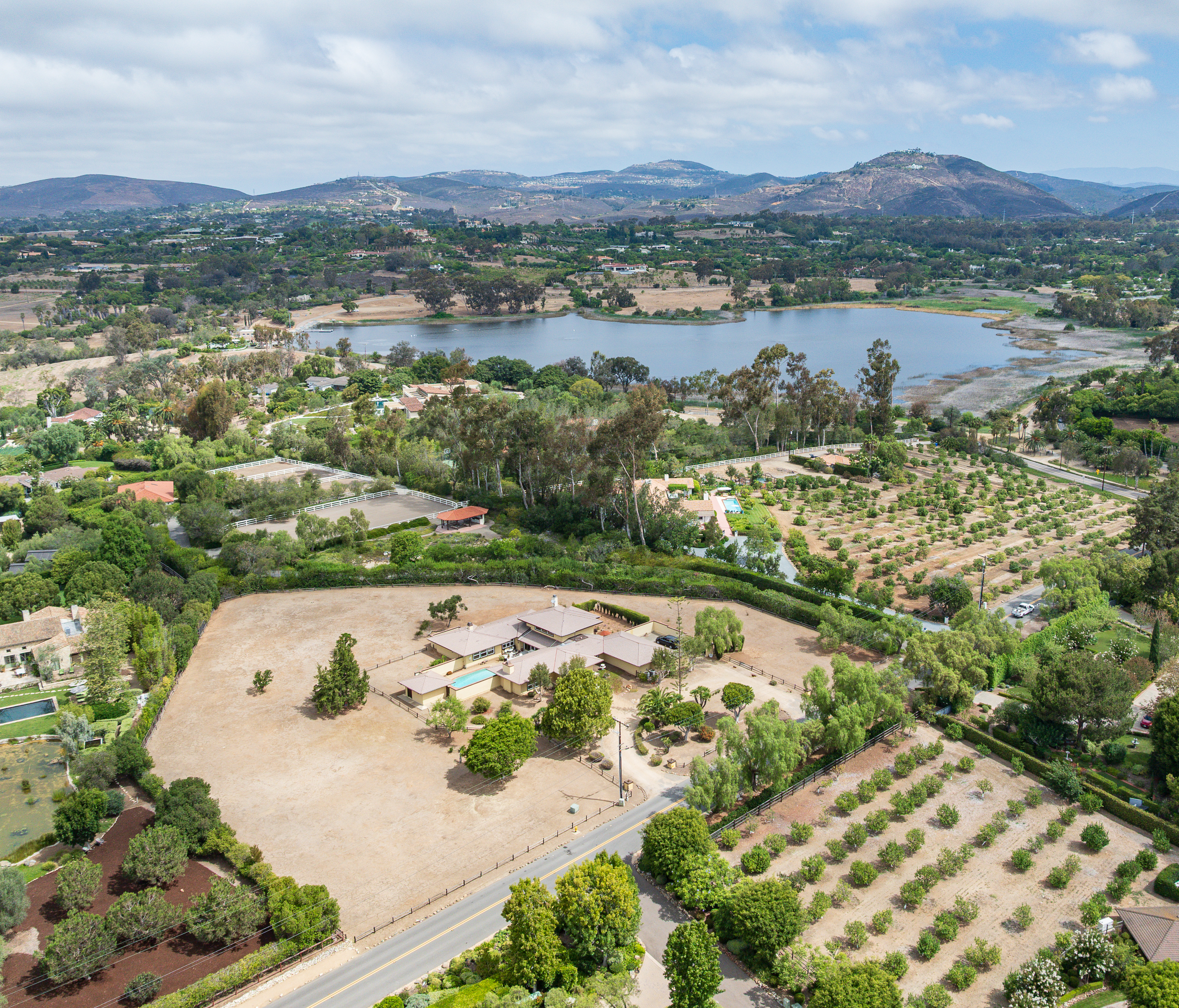 6358 Lago Lindo 