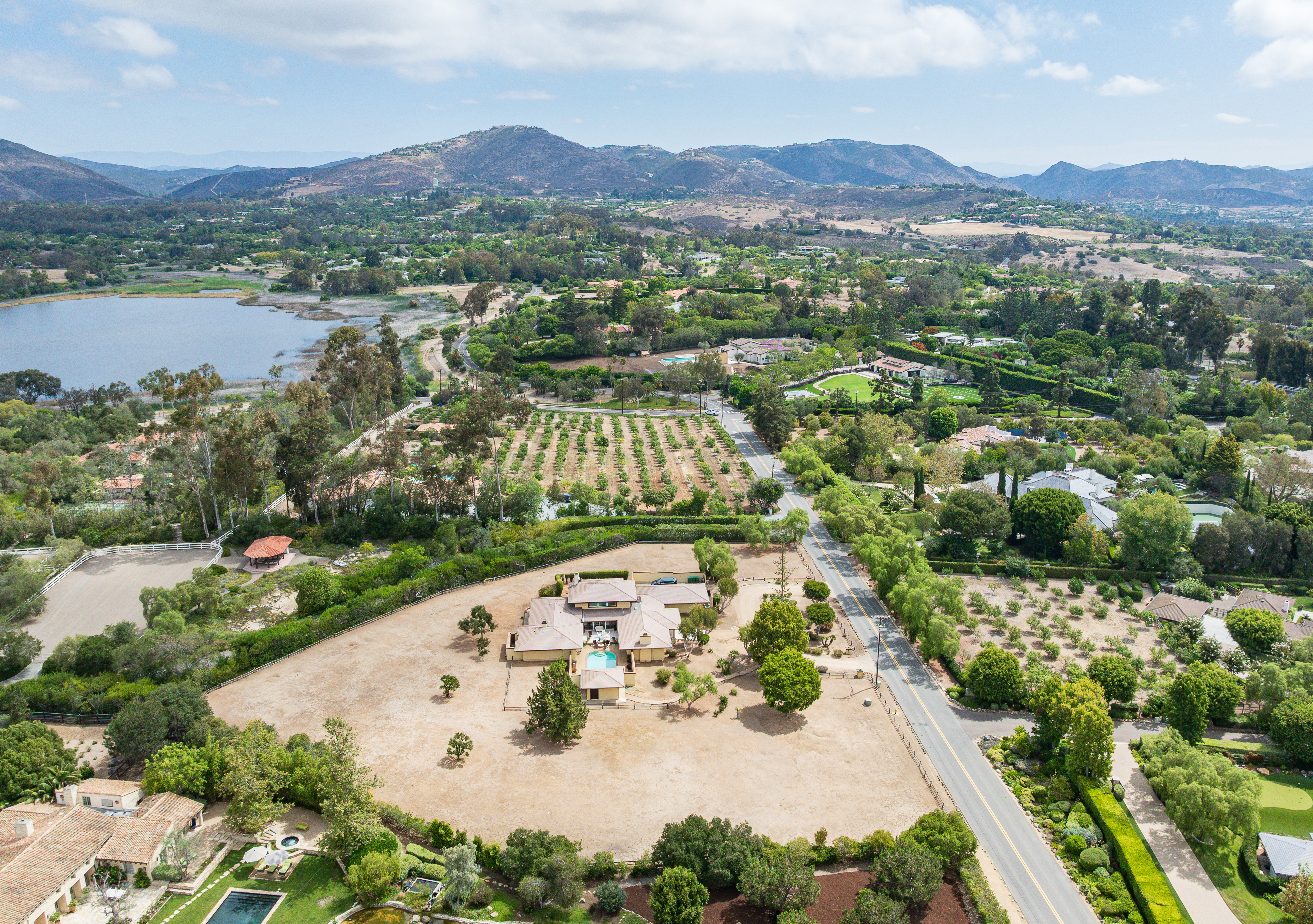 6358 Lago Lindo 