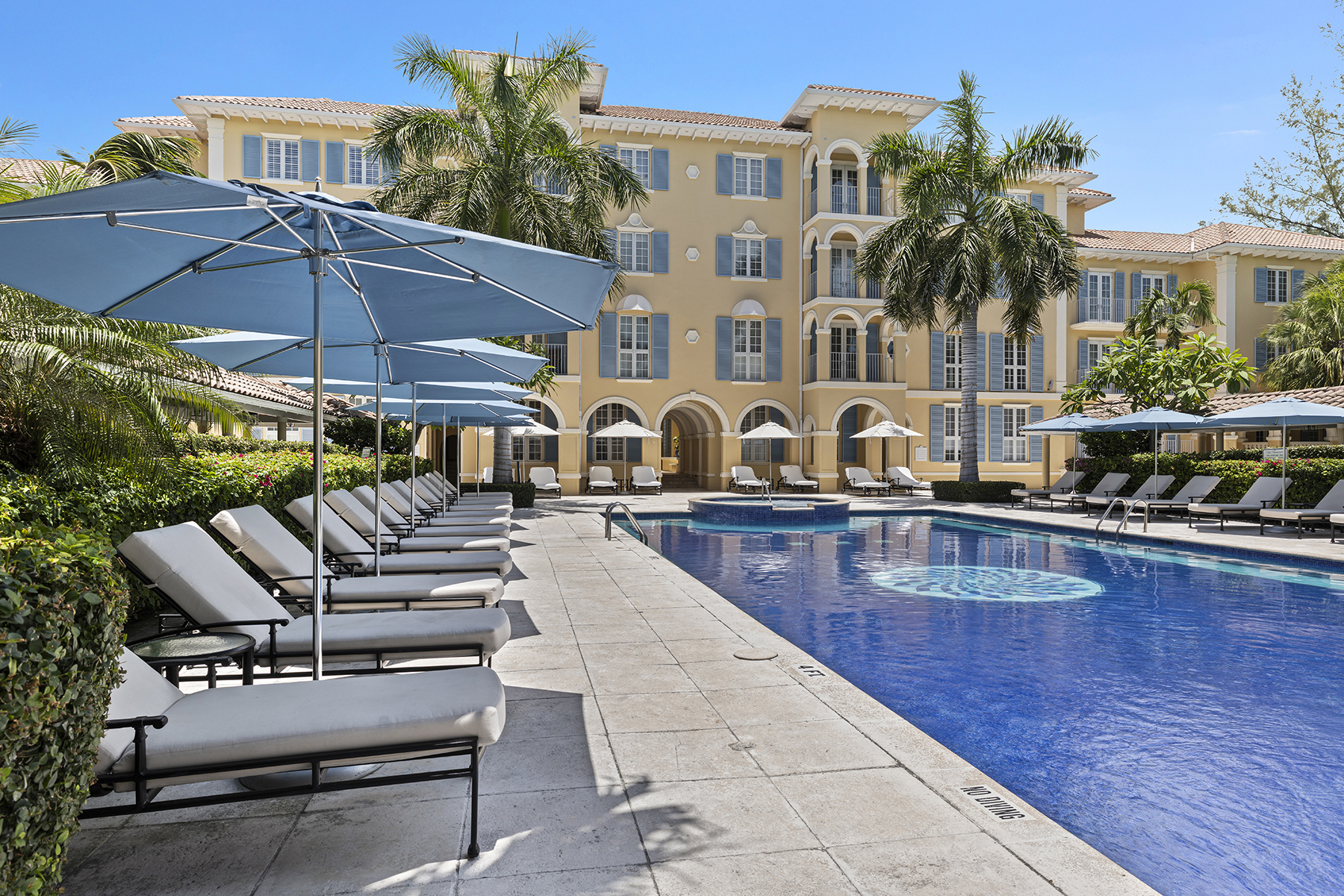 Villa Renaissance Suite 503 Garden and Pool View