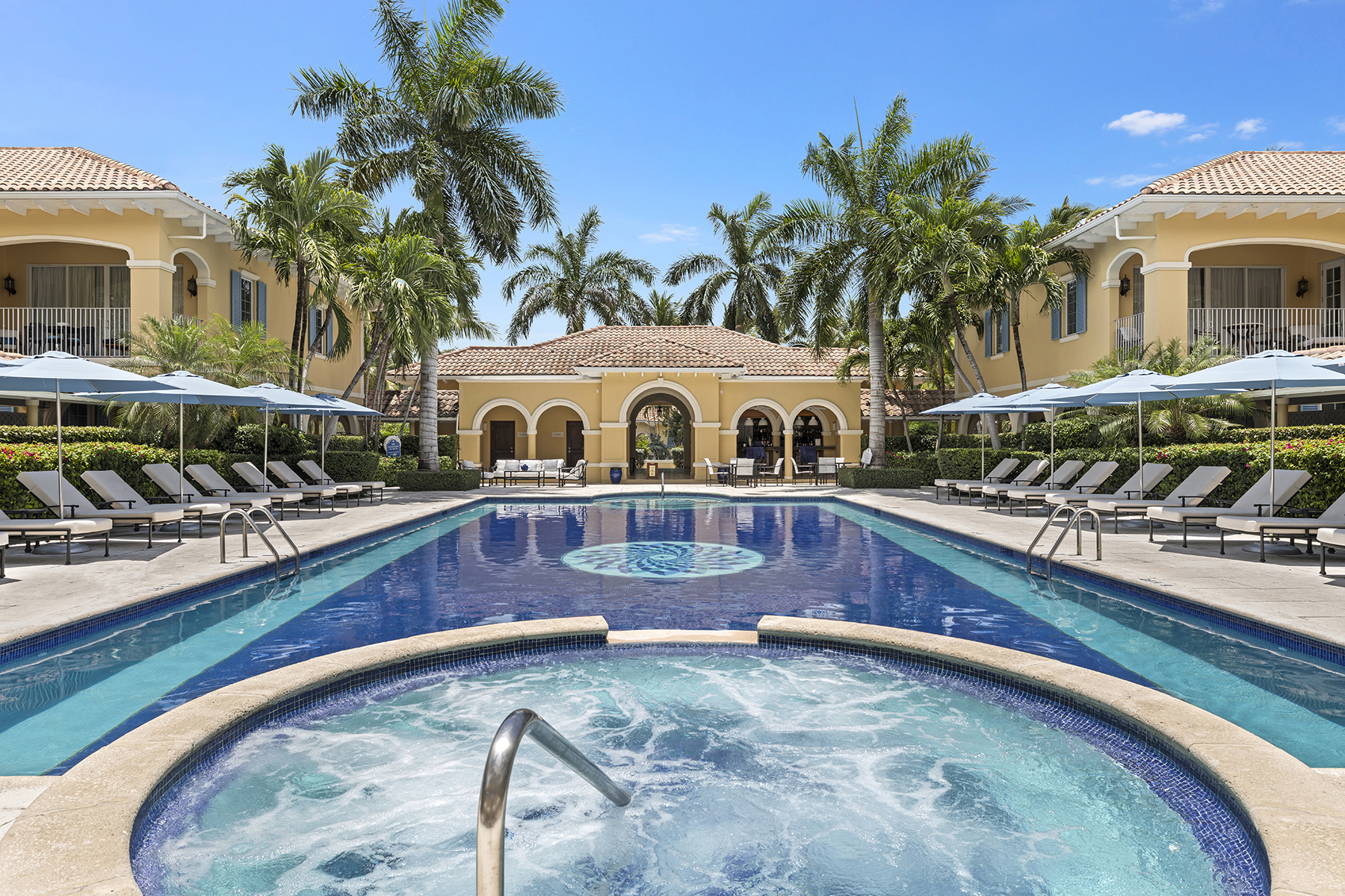 Villa Renaissance Suite 503 Garden and Pool View