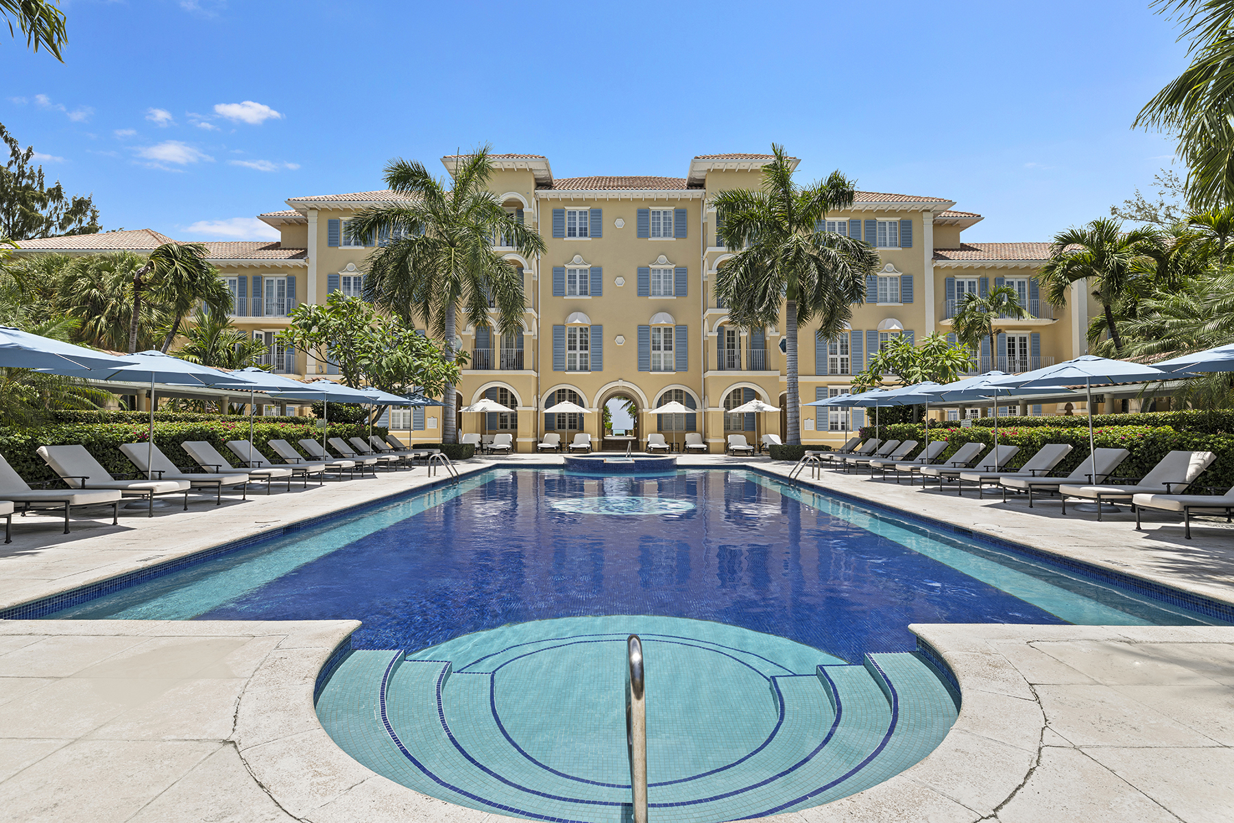 Villa Renaissance Suite 503 Garden and Pool View