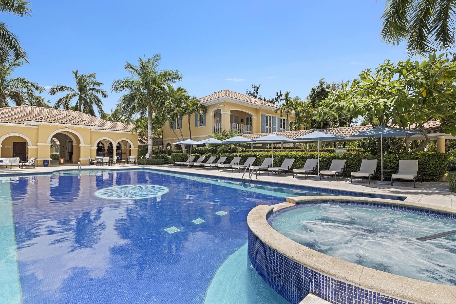 Villa Renaissance Suite 503 Garden and Pool View