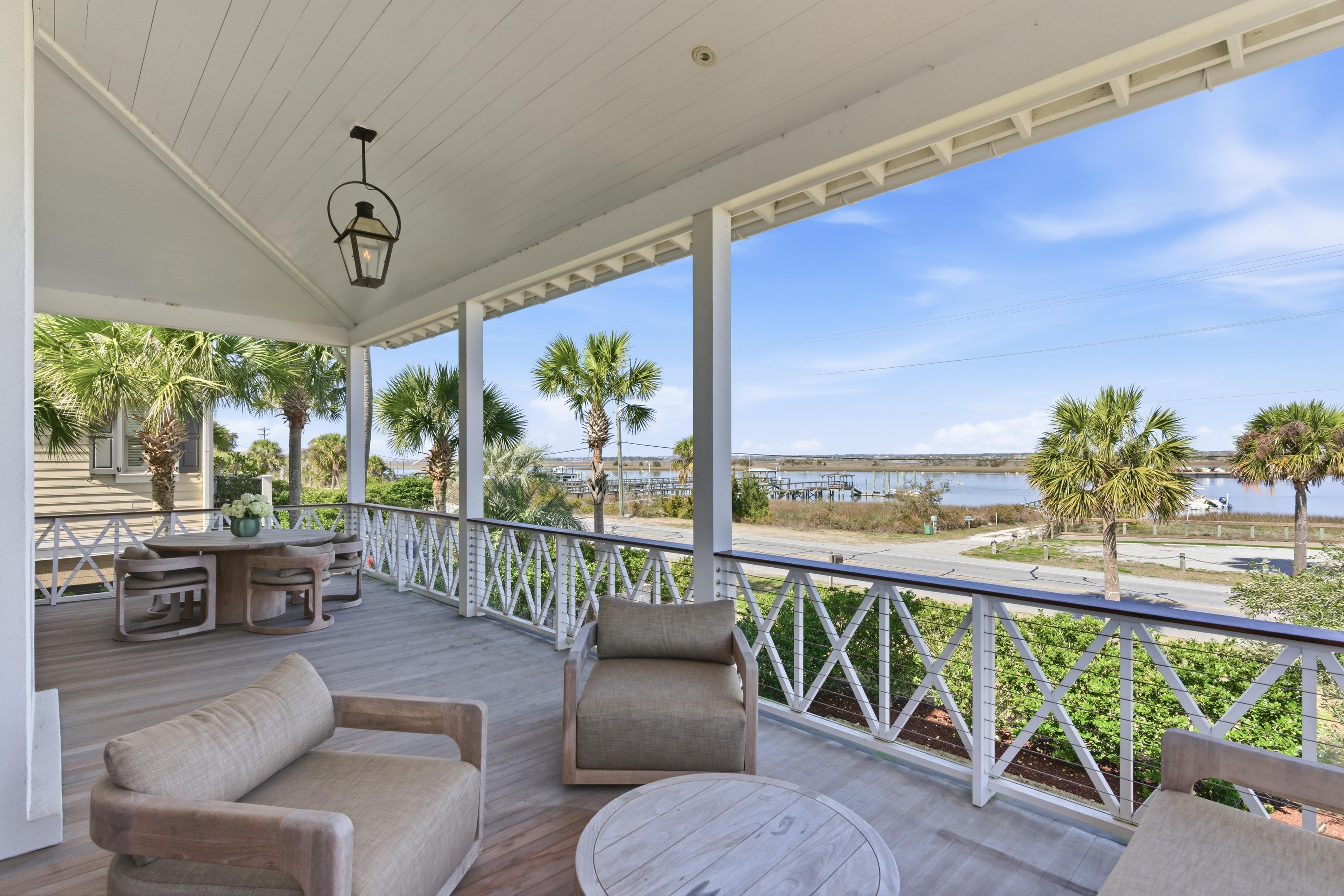 120 Palm Boulevard