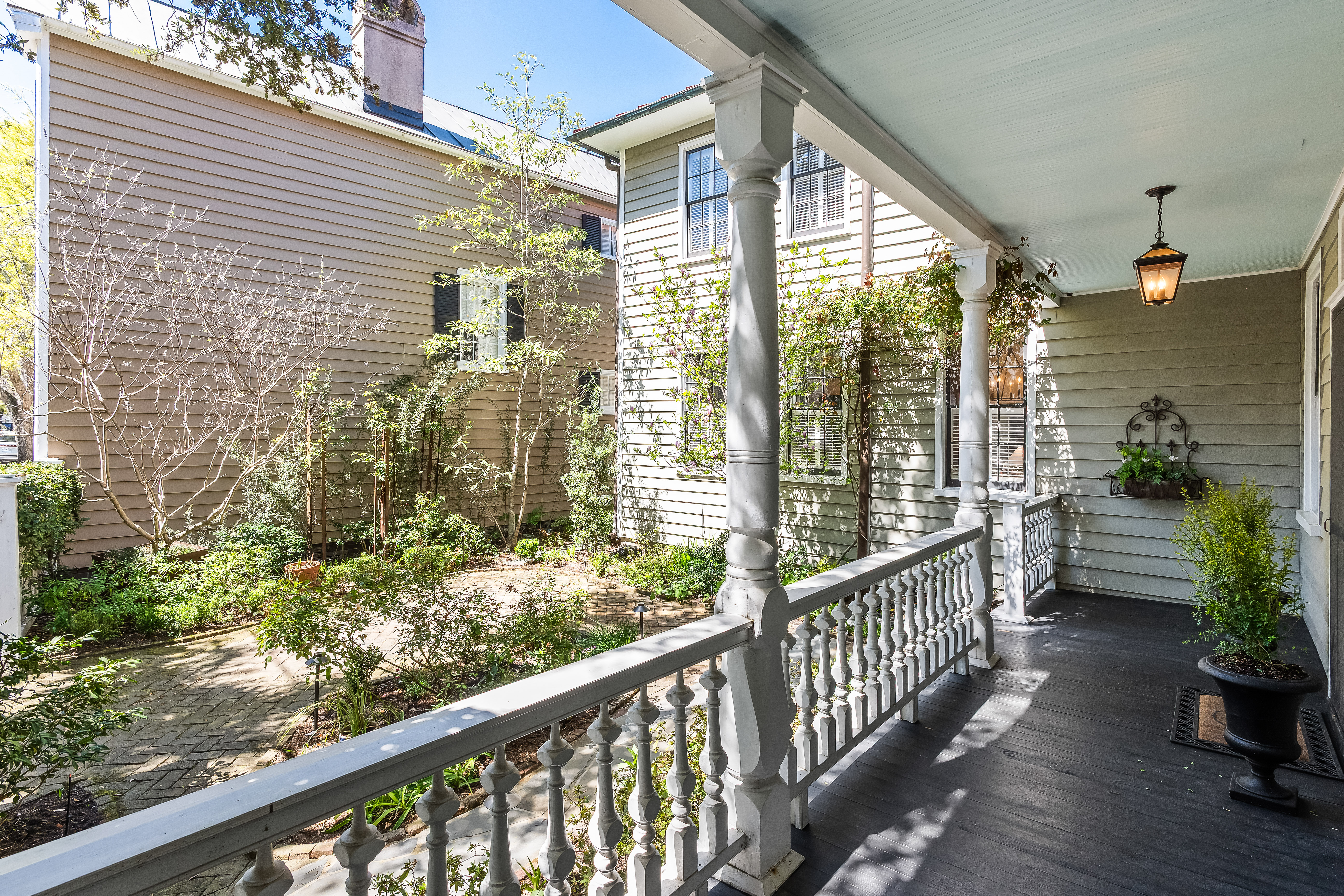 28 Warren Street