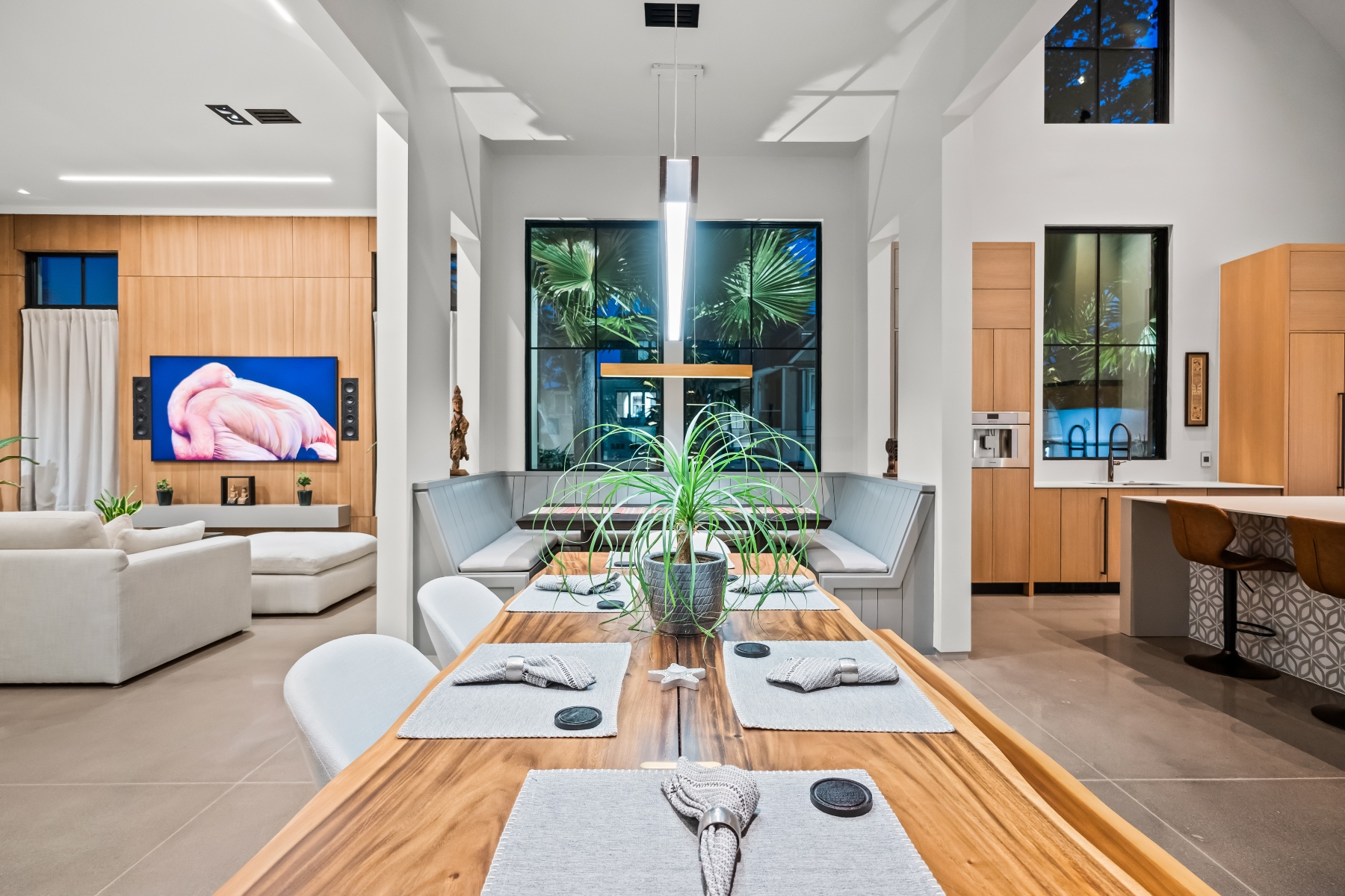 700 Stucco Lane
