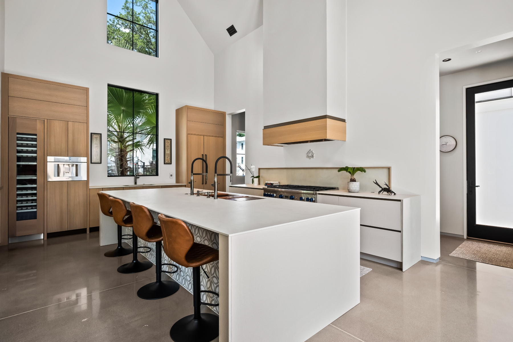 700 Stucco Lane