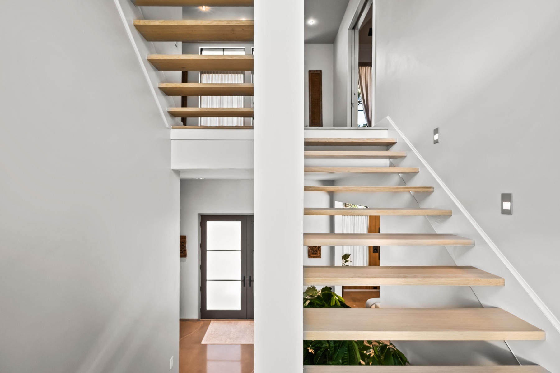 700 Stucco Lane