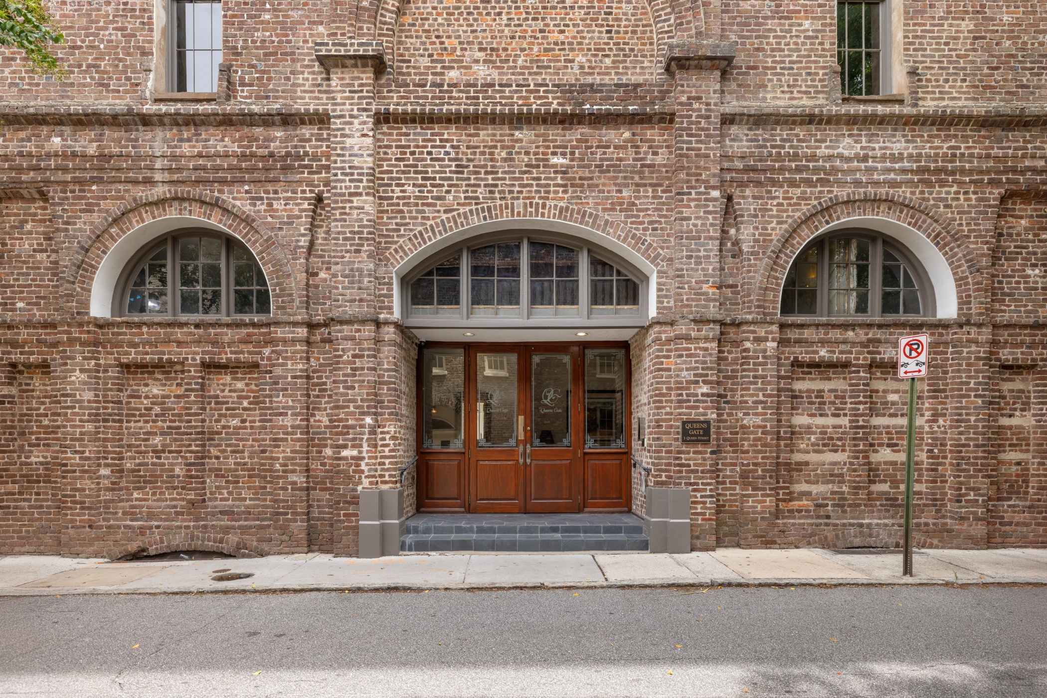 3 Queen Street 209