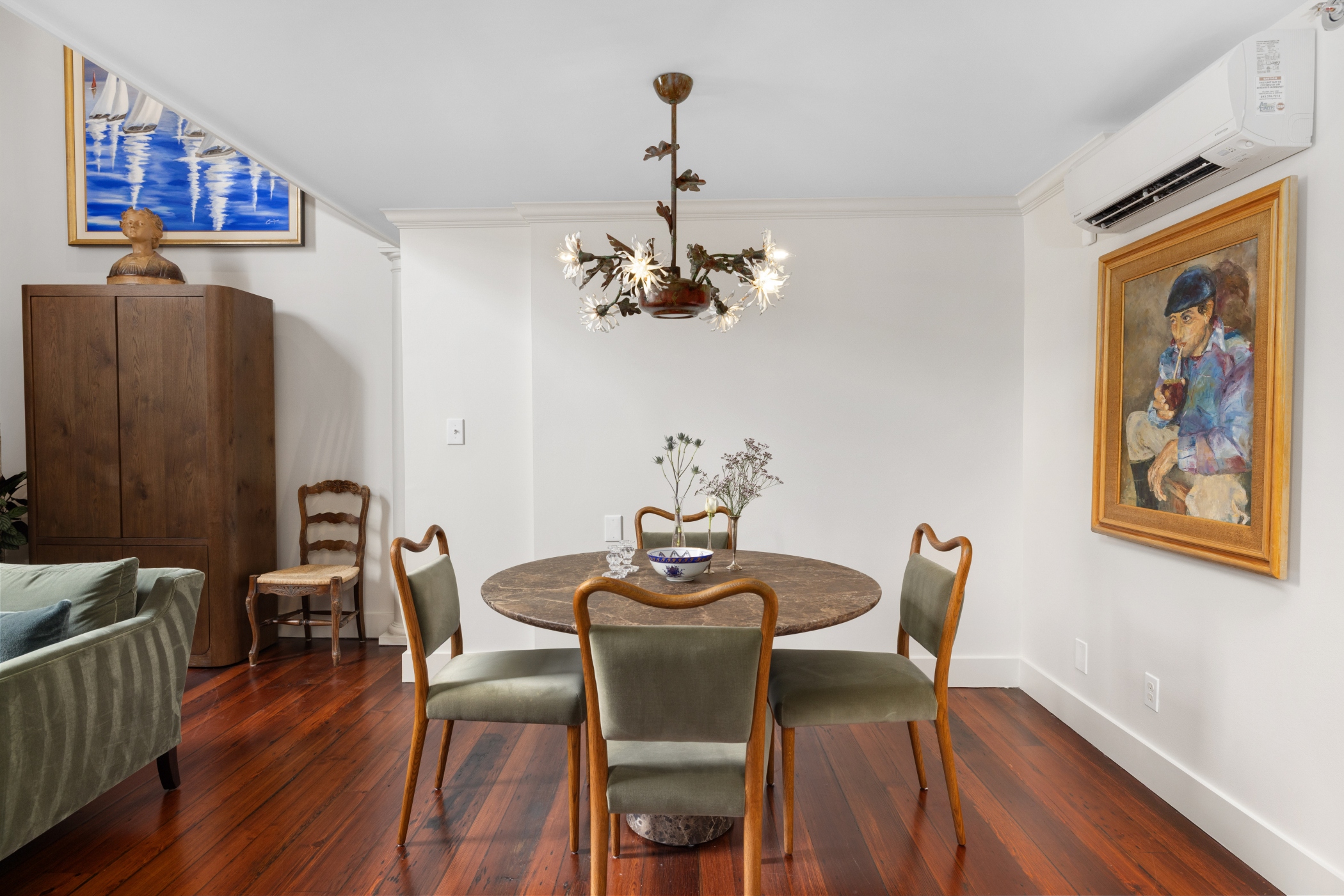 3 Queen Street 209