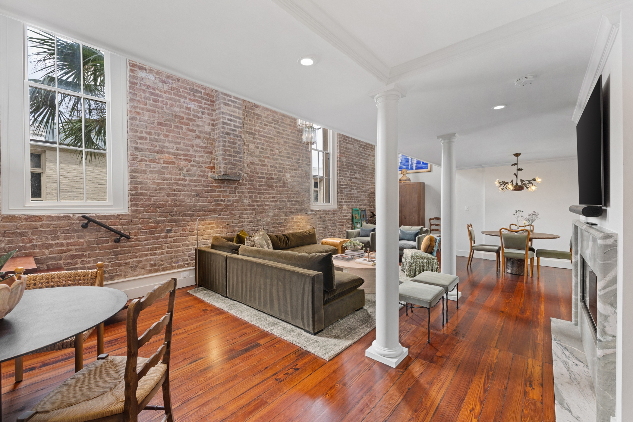 3 Queen Street 209