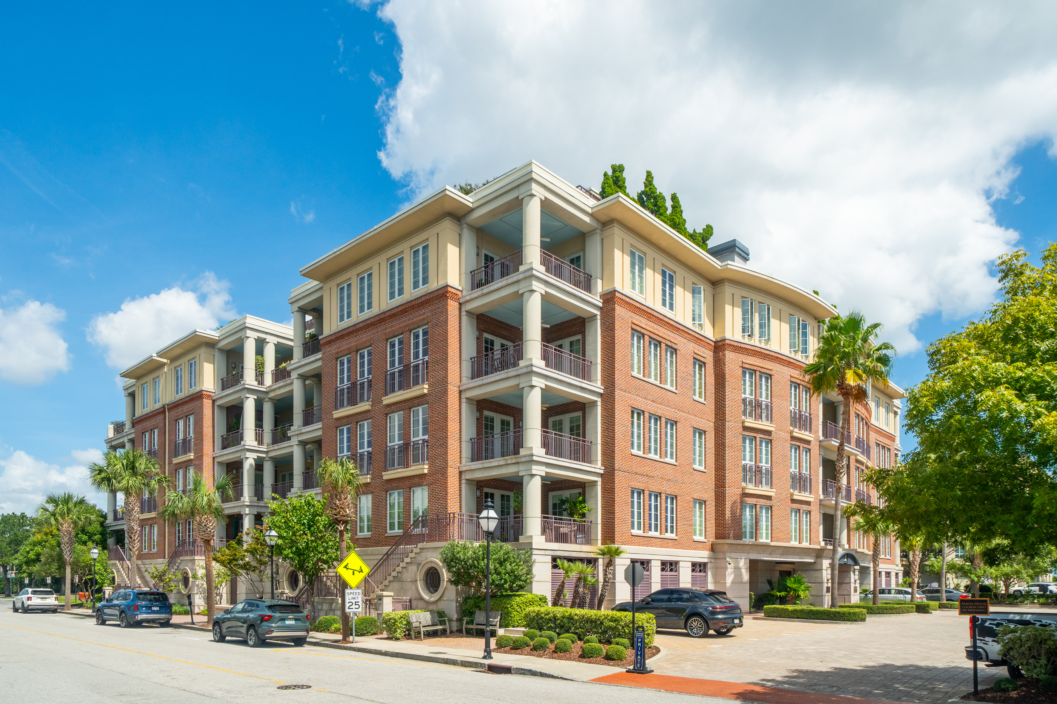2 Laurens Street Unit 2C
