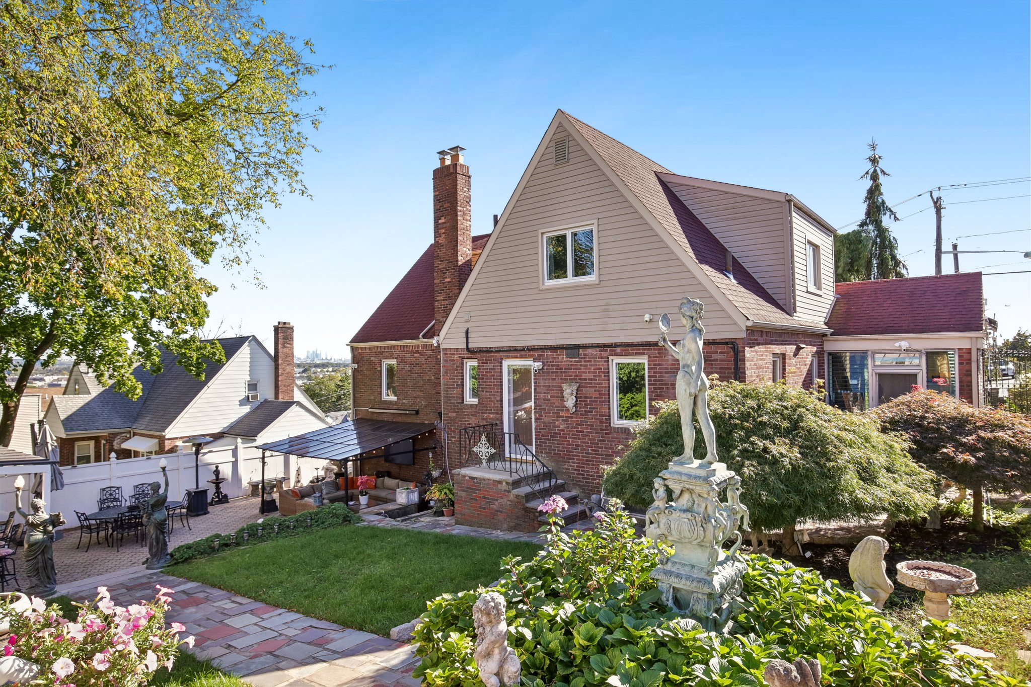 272 Standish Avenue 