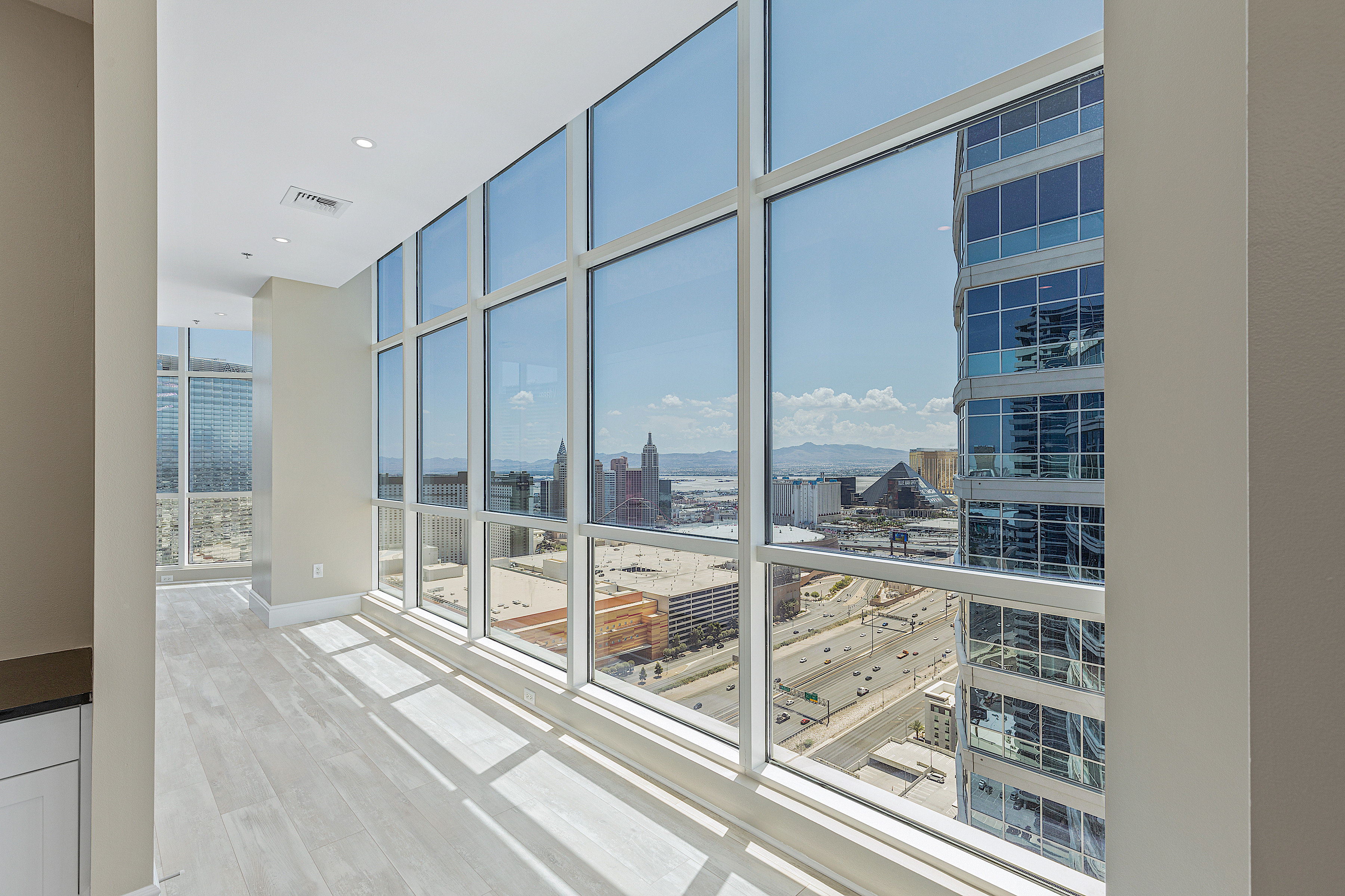 4525 Dean Martin Drive, Unit 3304 