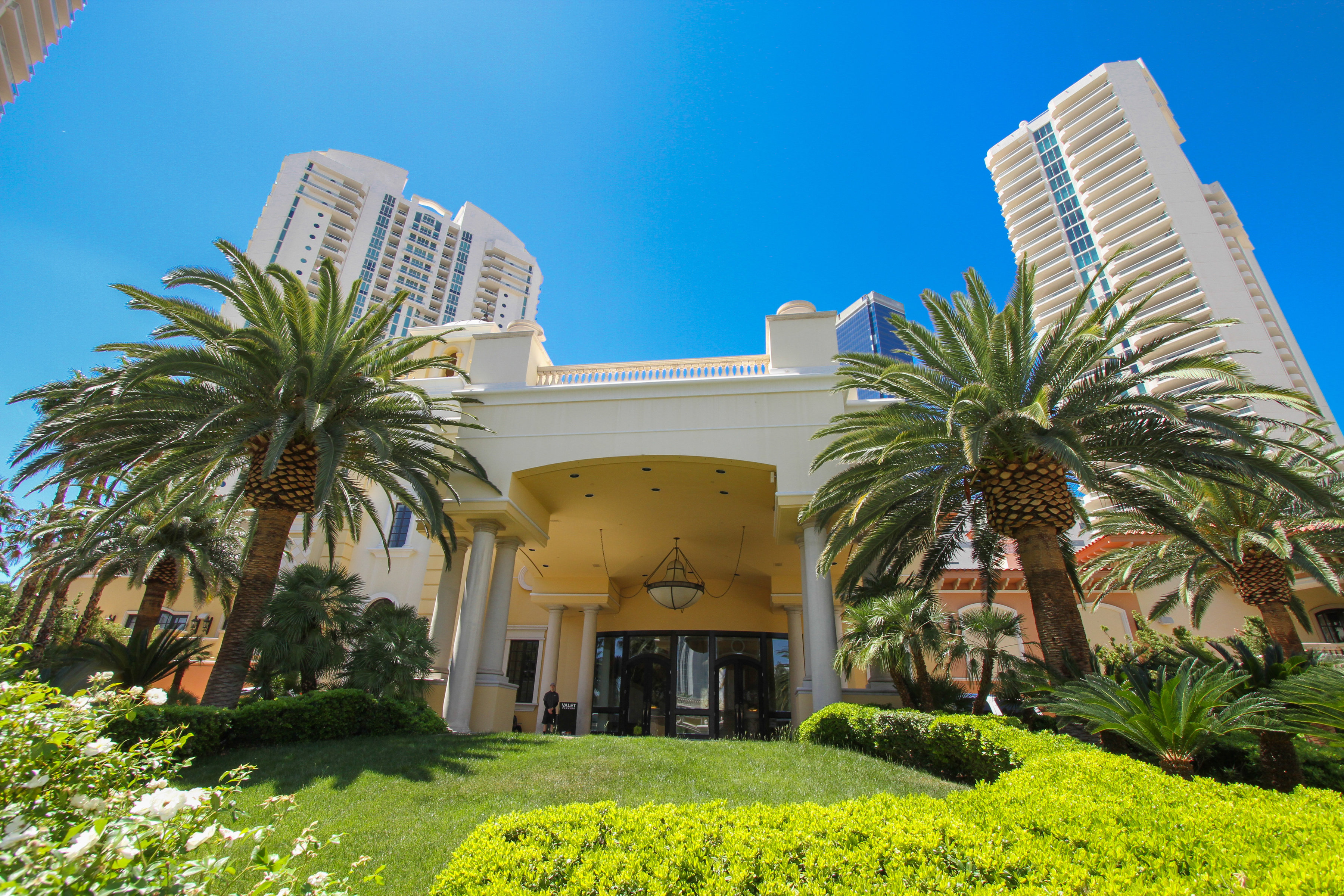 2877 Paradise Road, #2203 