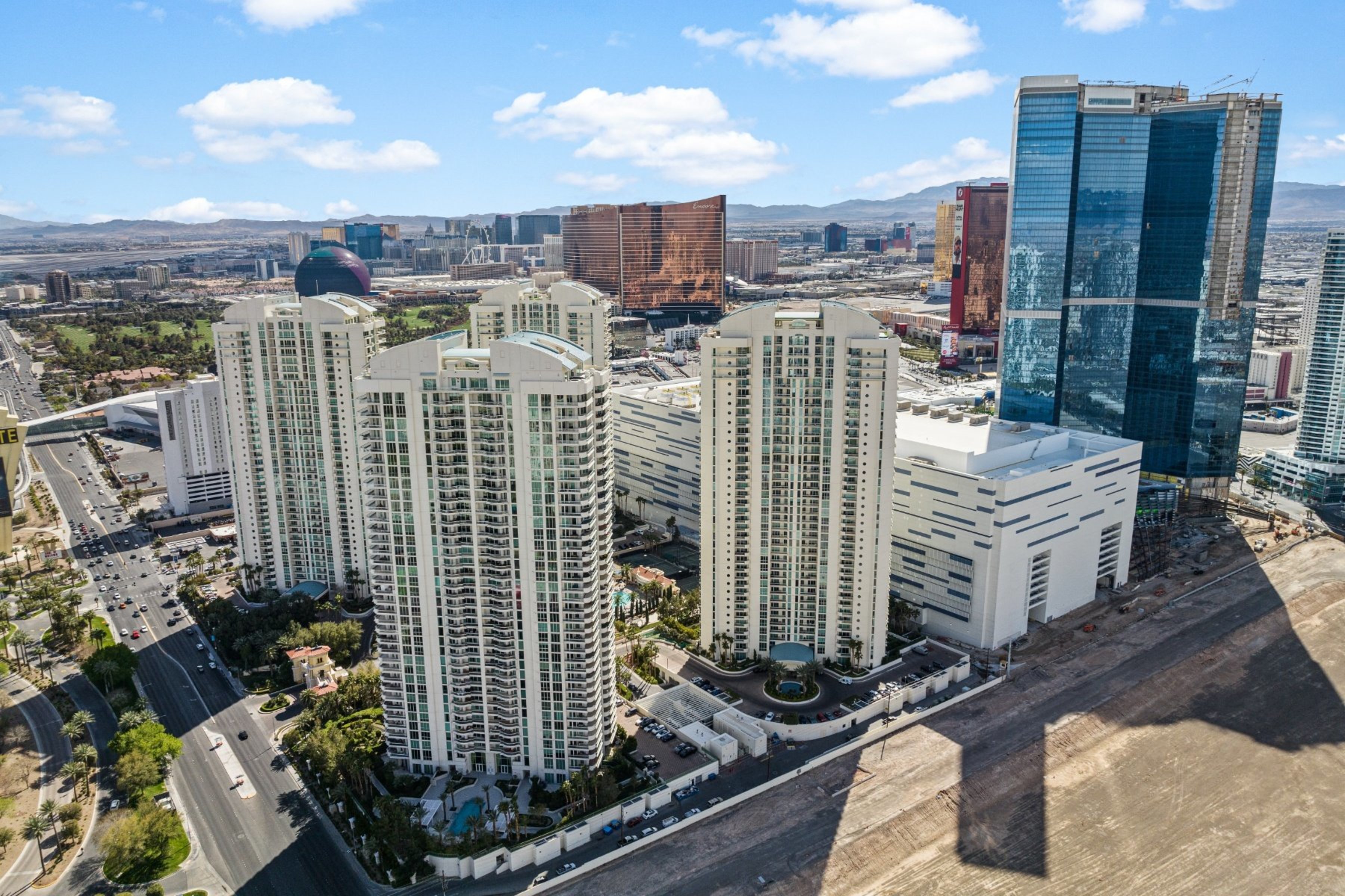2877 Paradise Road, #2203 