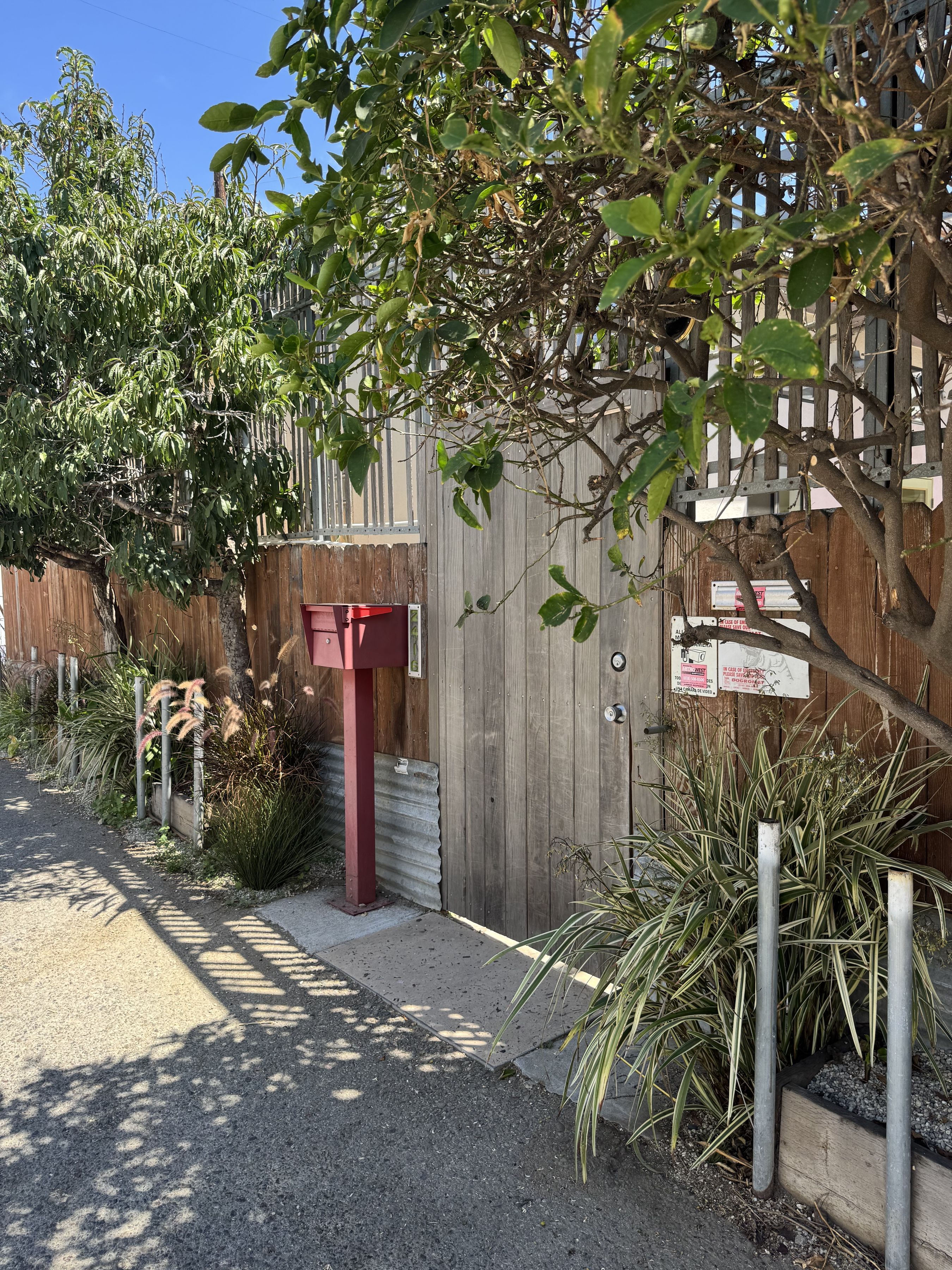 2416 Walnut Avenue 