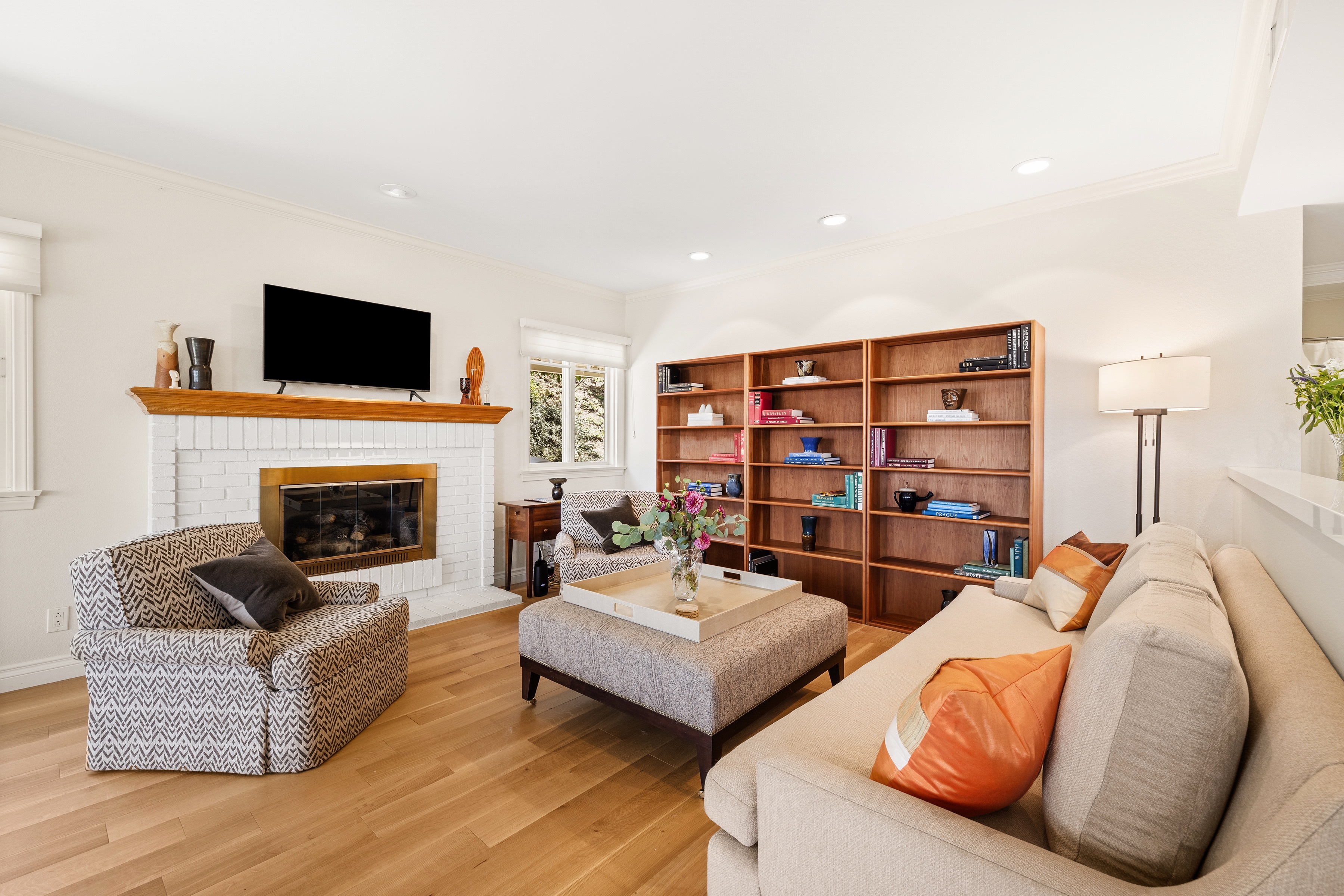 1098 Antelope Place 